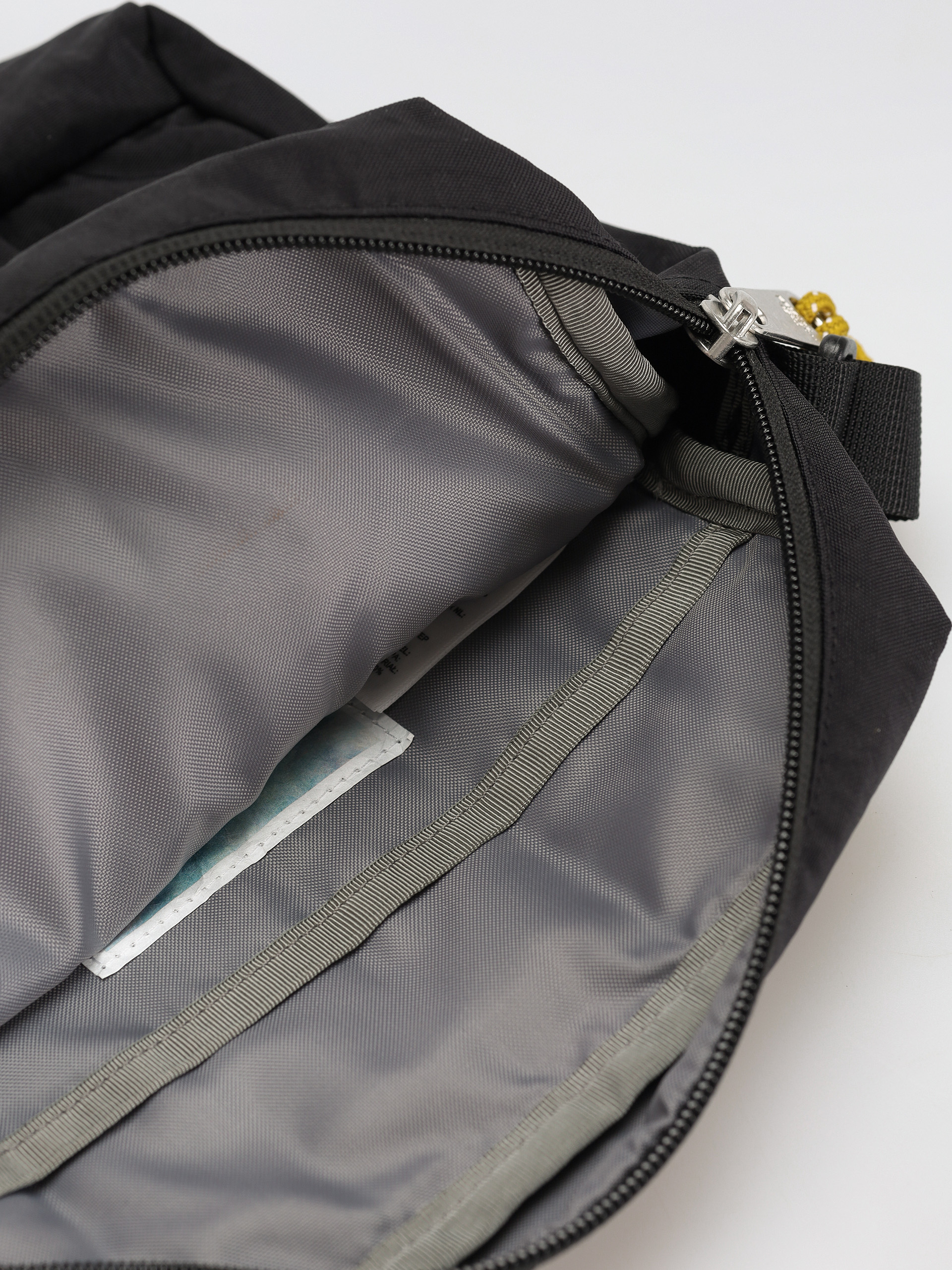 The North Face Berkeley Crossbody Bag (tnf black/mineral gold/)