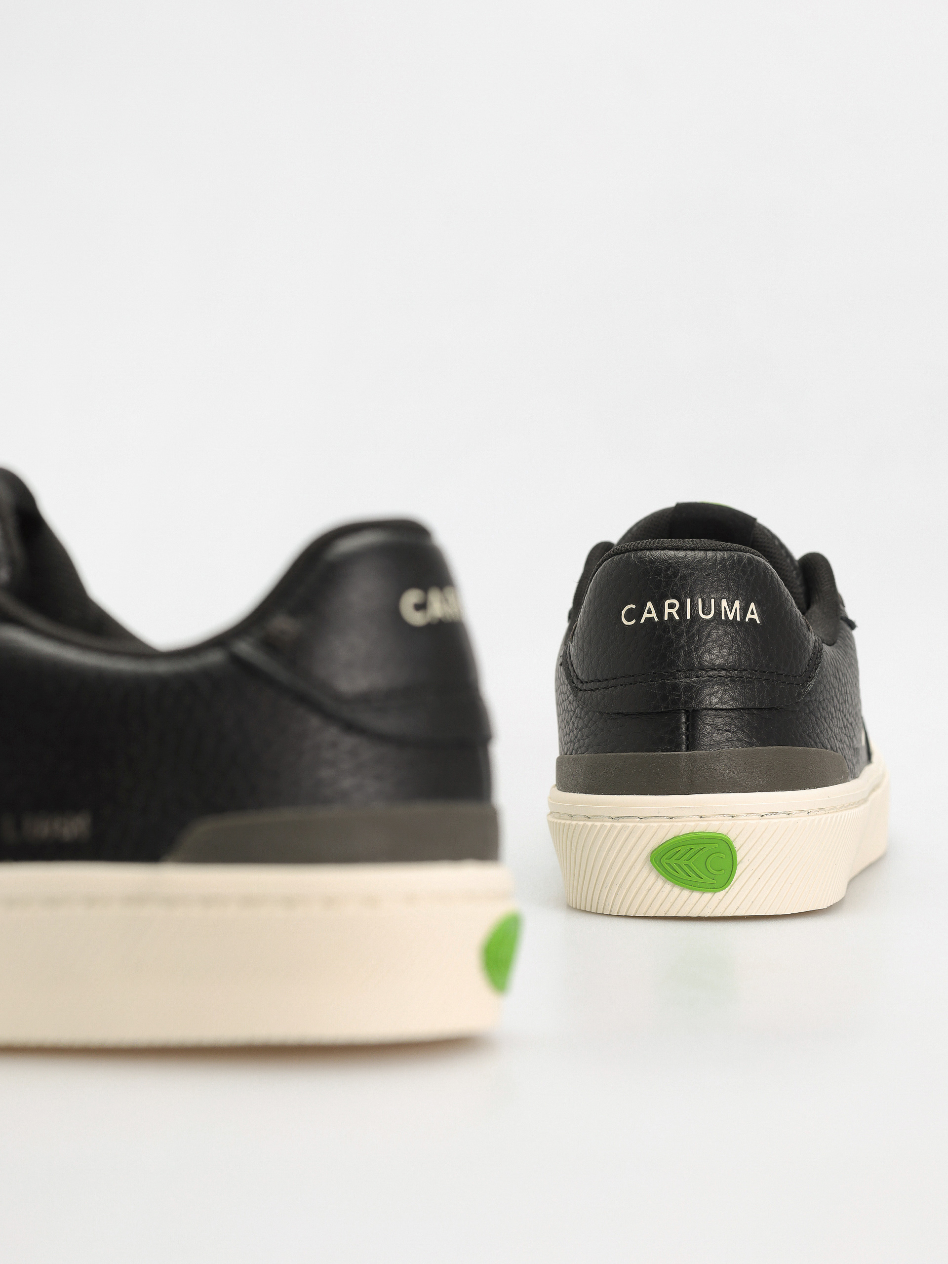 Cariuma Luan Pro Shoes (black/ivory)