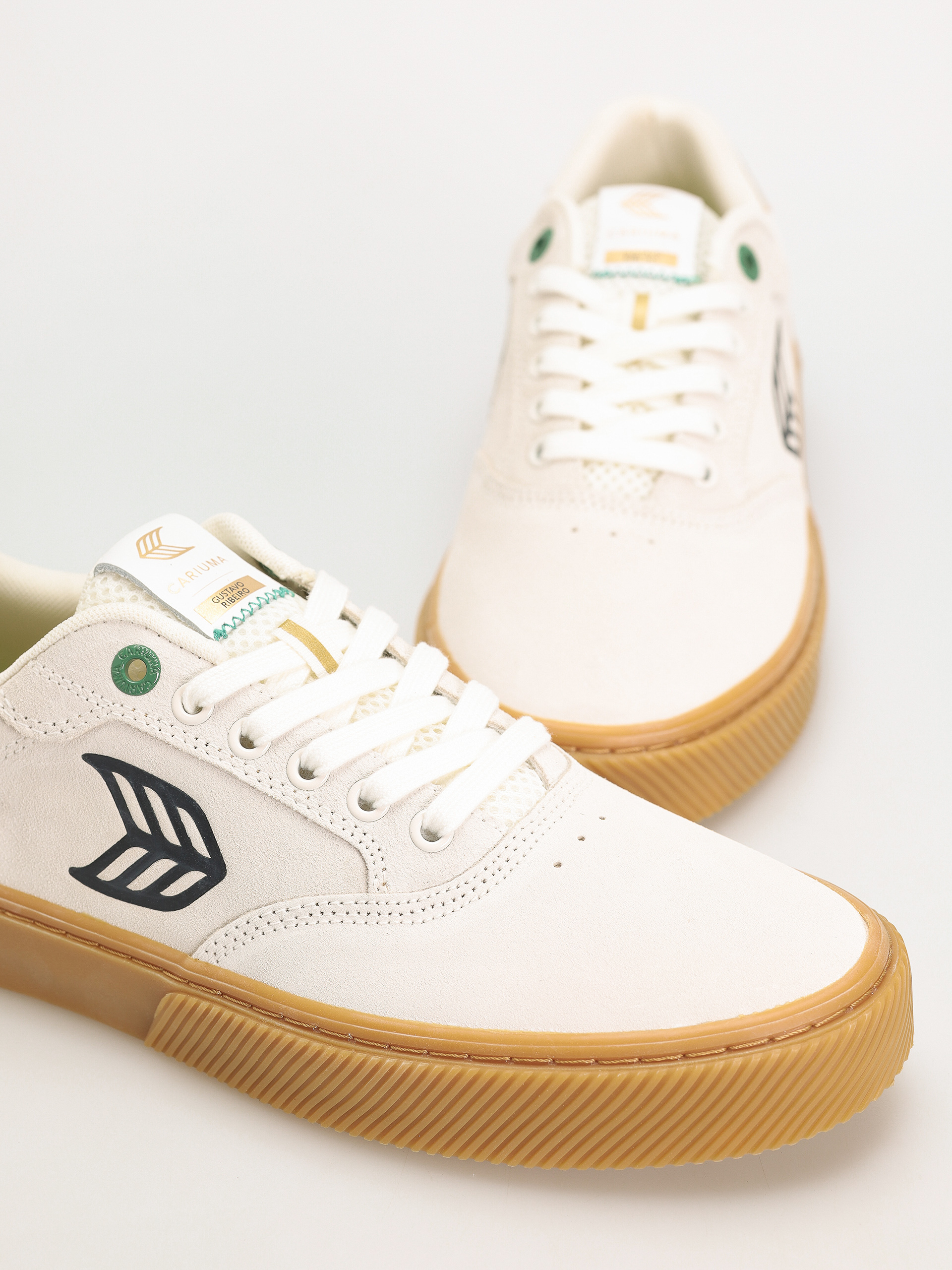 Cariuma Naioca Schuhe (smoke white/blue)