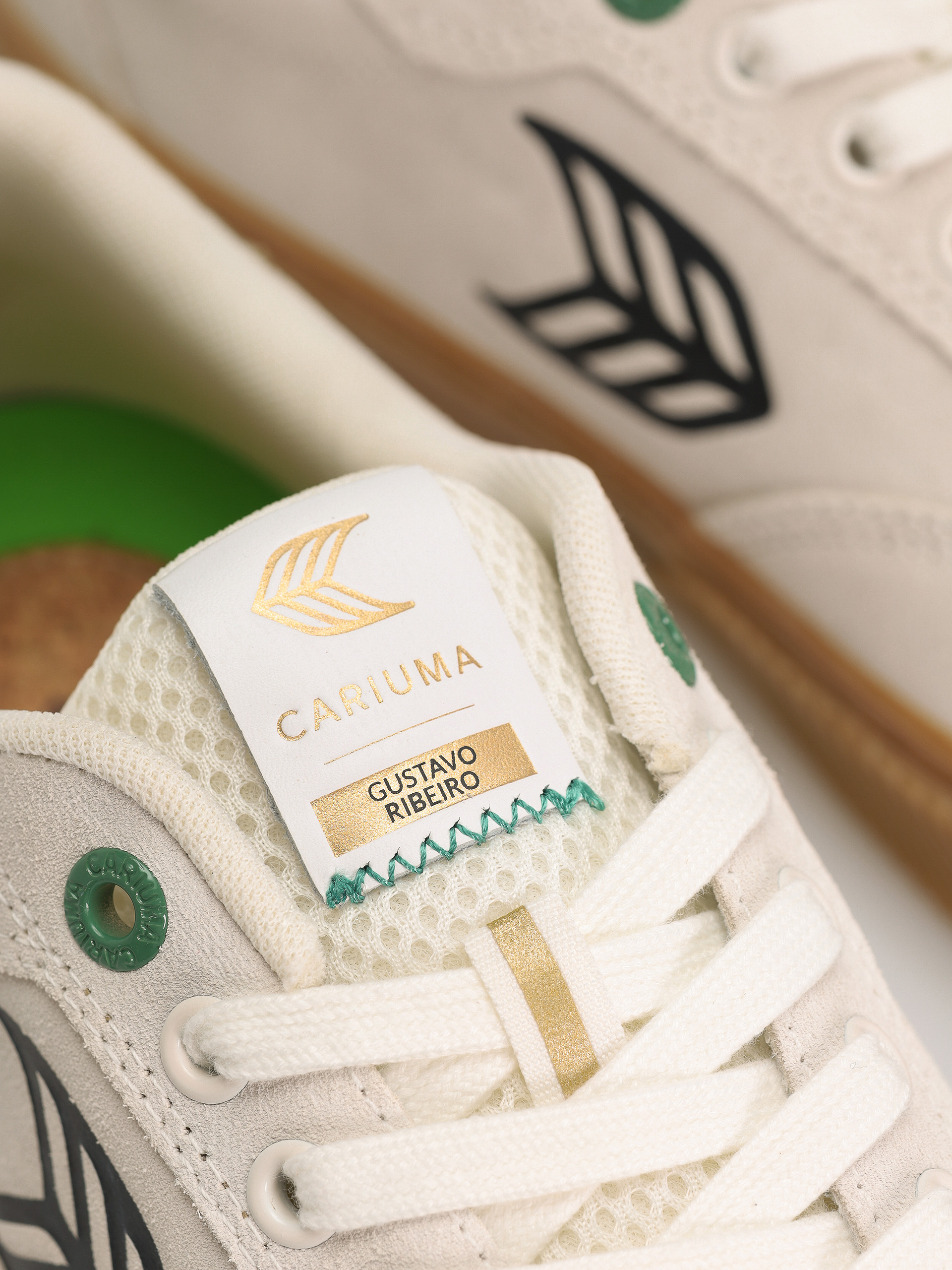 Cariuma Naioca Schuhe (smoke white/blue)