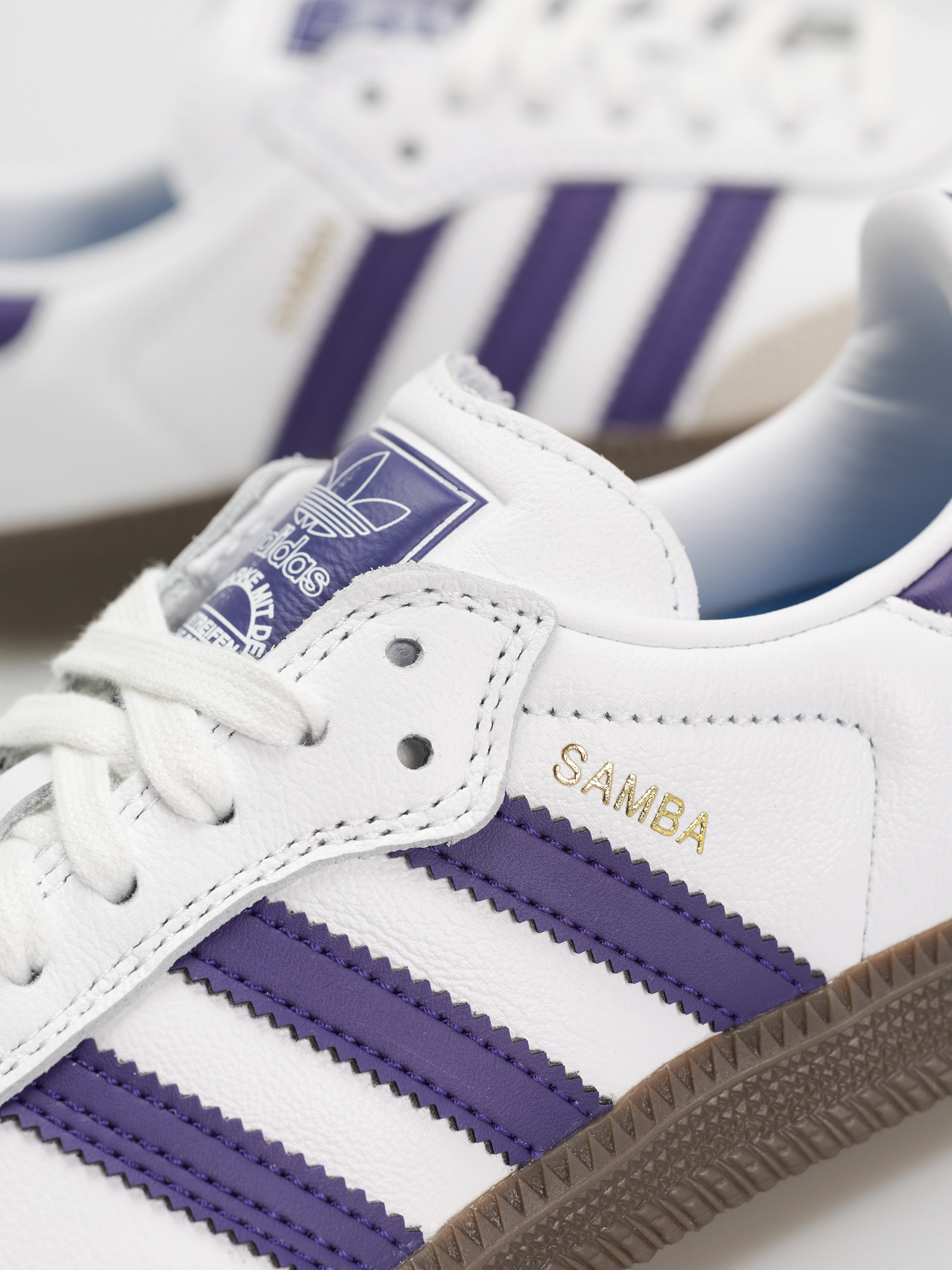 adidas Schuhe Samba ADV (ftwwht/cpurpl/goldmt)