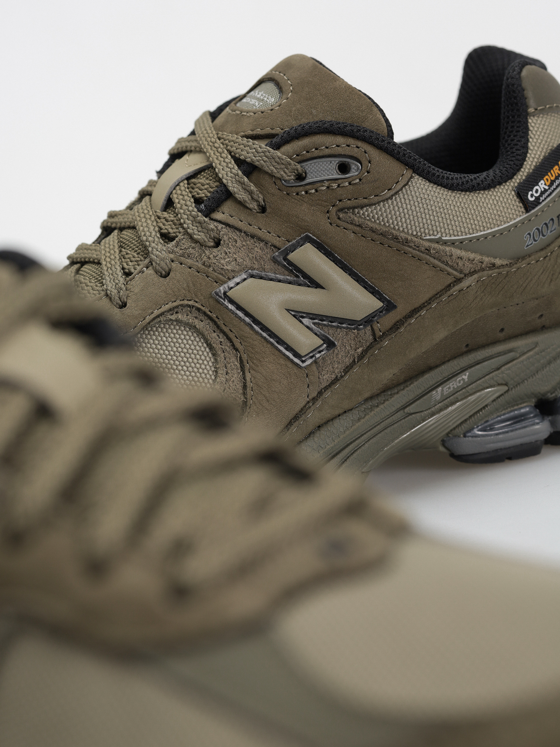 New Balance 2002 Shoes (green)