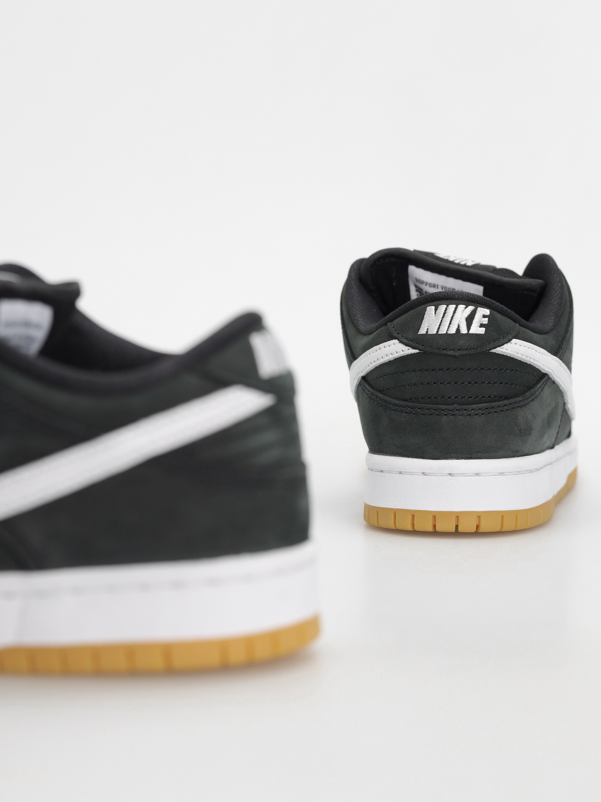 Nike SB Shoes Dunk Low Pro Aa (black/white black gum light brown)