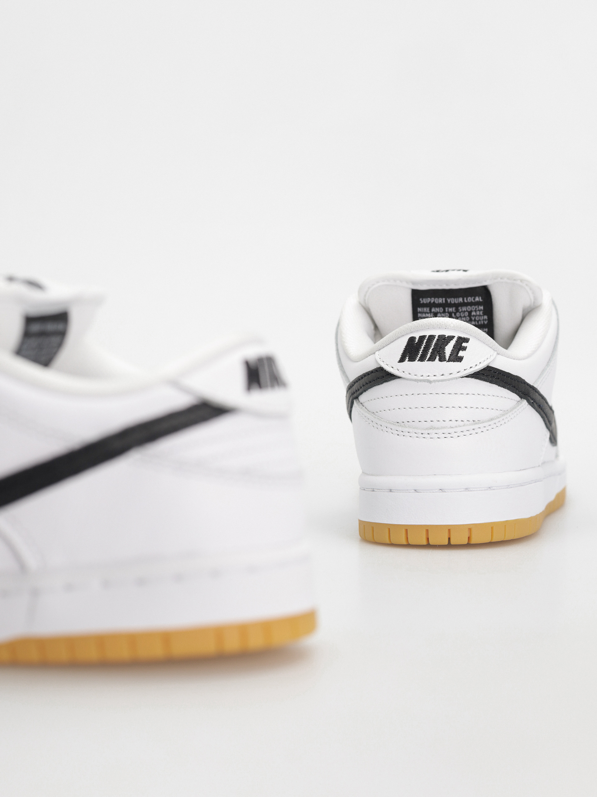 Nike SB Shoes Dunk Low Pro Aa (white/black white gum light brown)