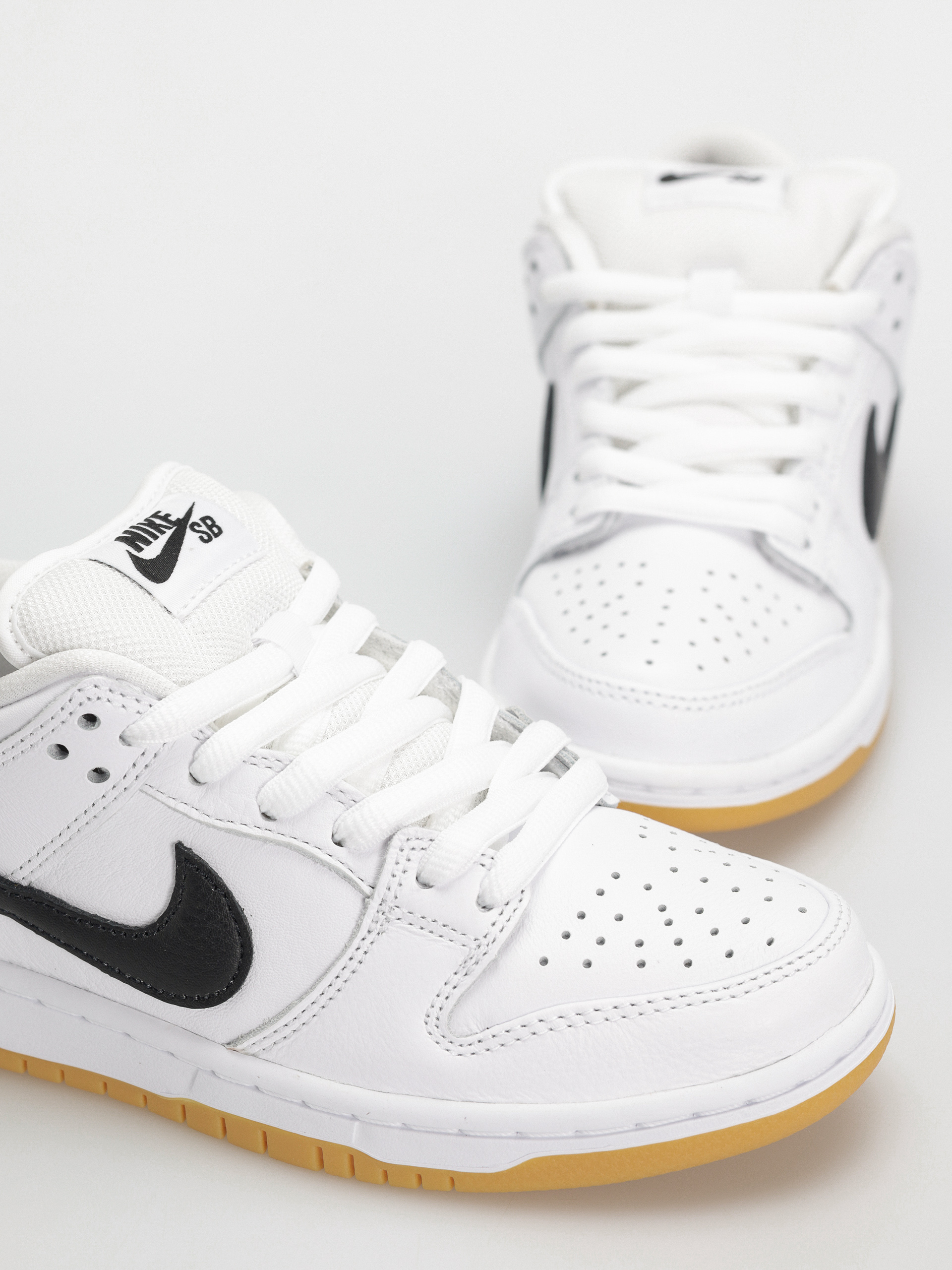 Nike SB Shoes Dunk Low Pro Aa (white/black white gum light brown)
