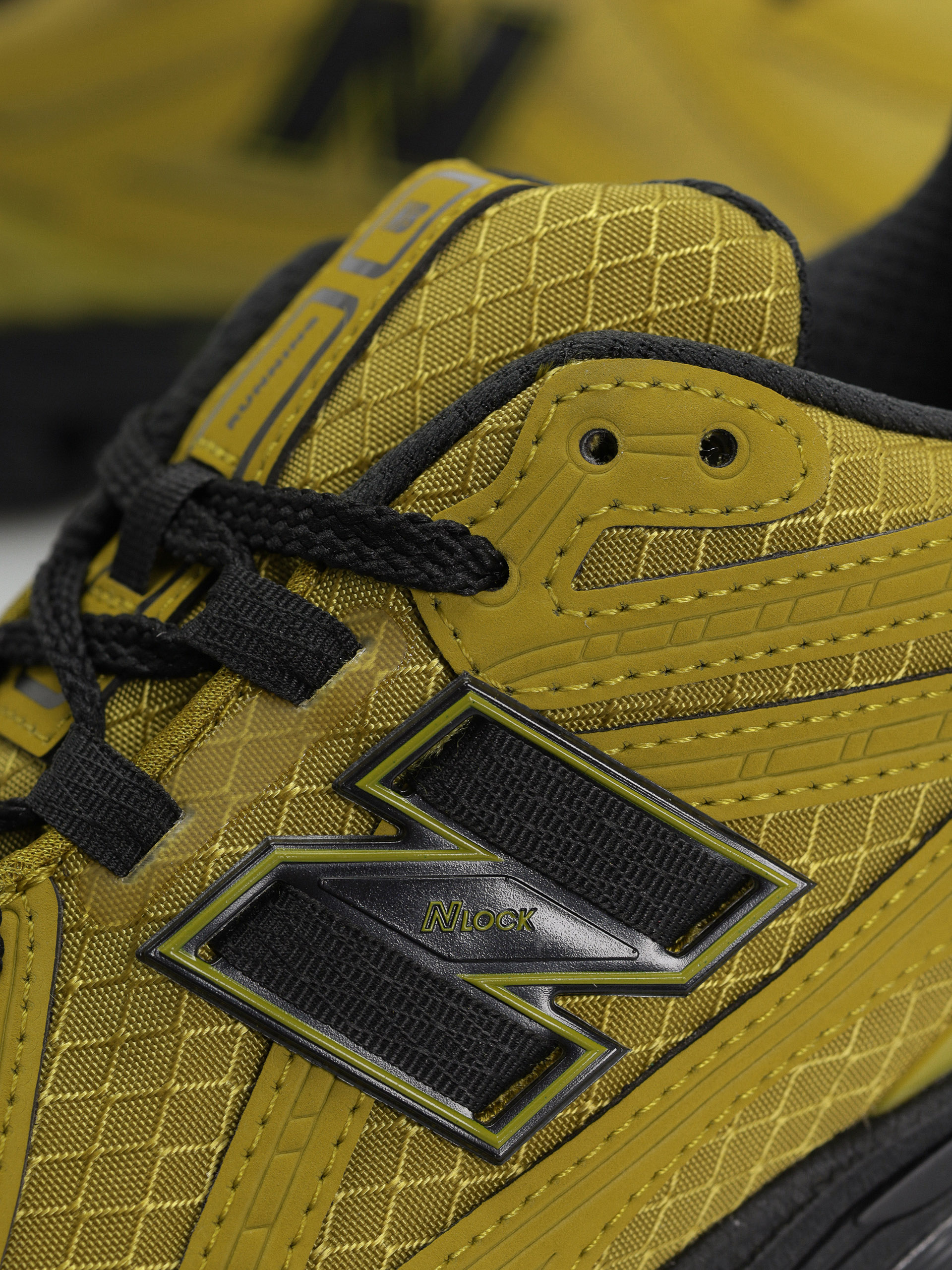 New Balance 1906 Shoes (green)