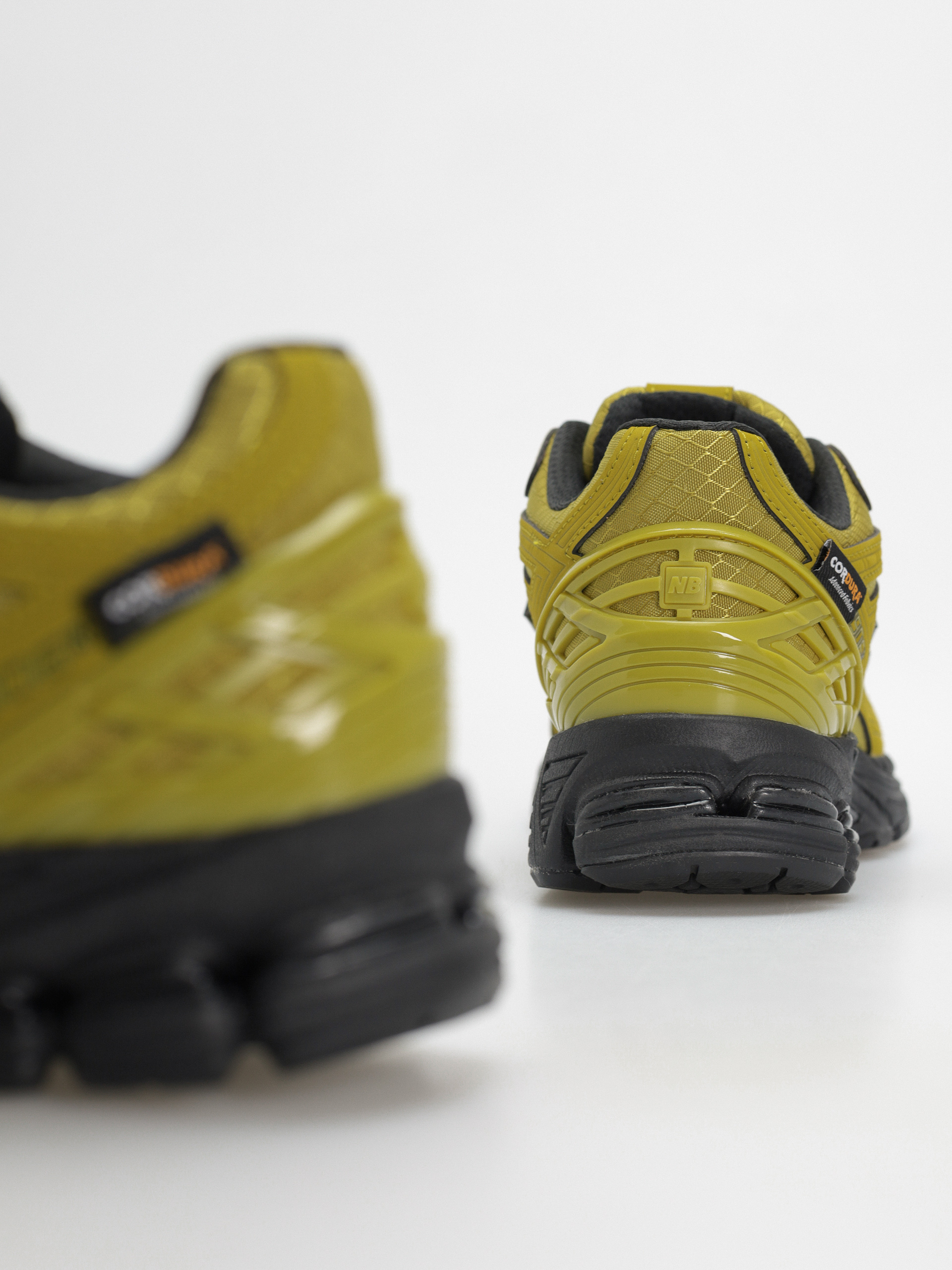 New Balance 1906 Shoes (green)