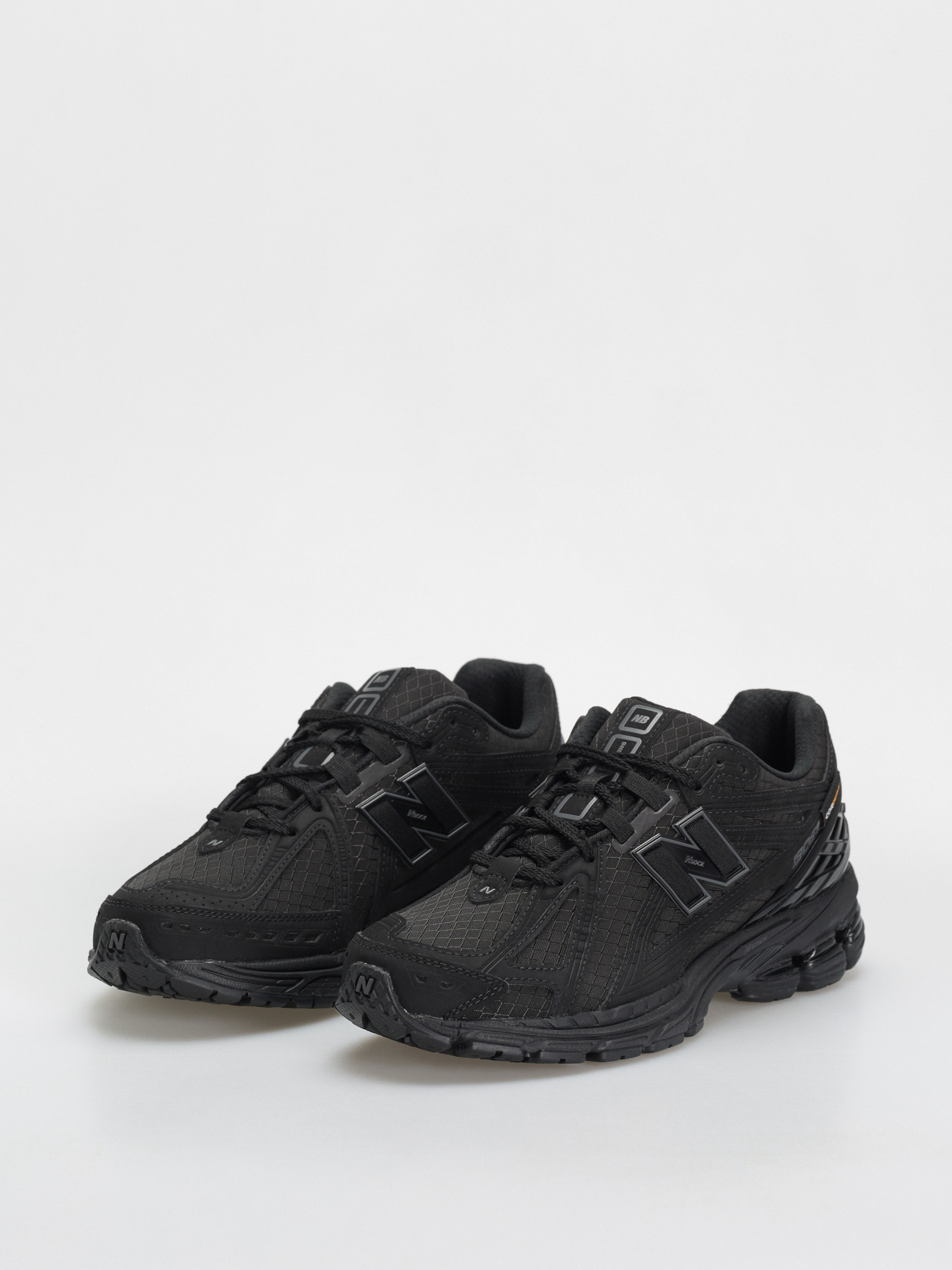New Balance 1906 Shoes (black)