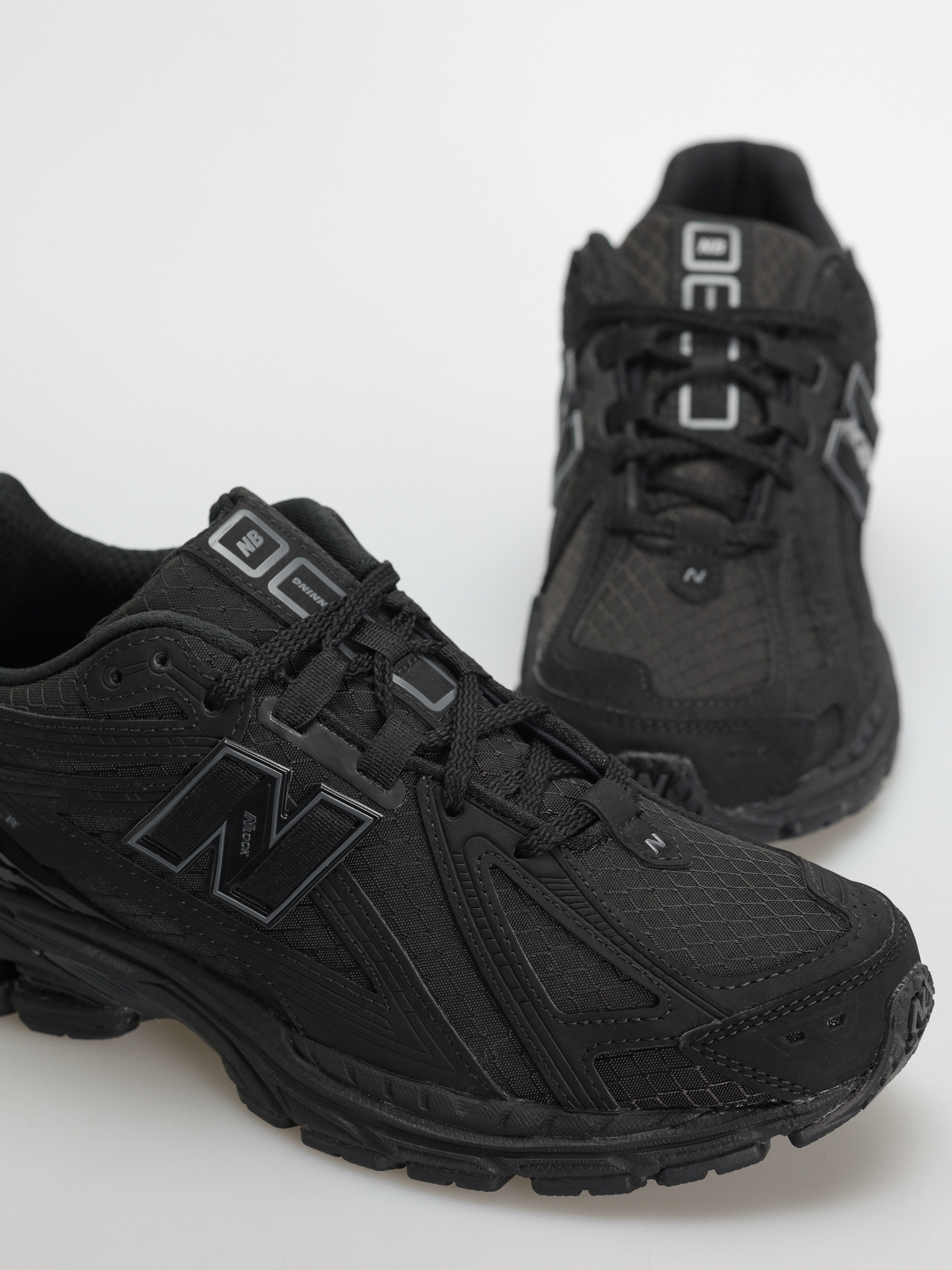 New Balance 1906 Shoes (black)