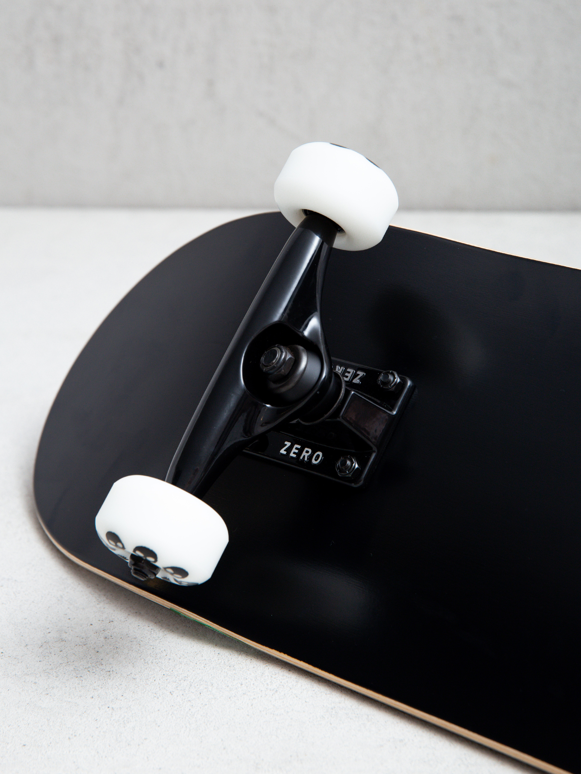 Zero Skateboard Single Skull (black)
