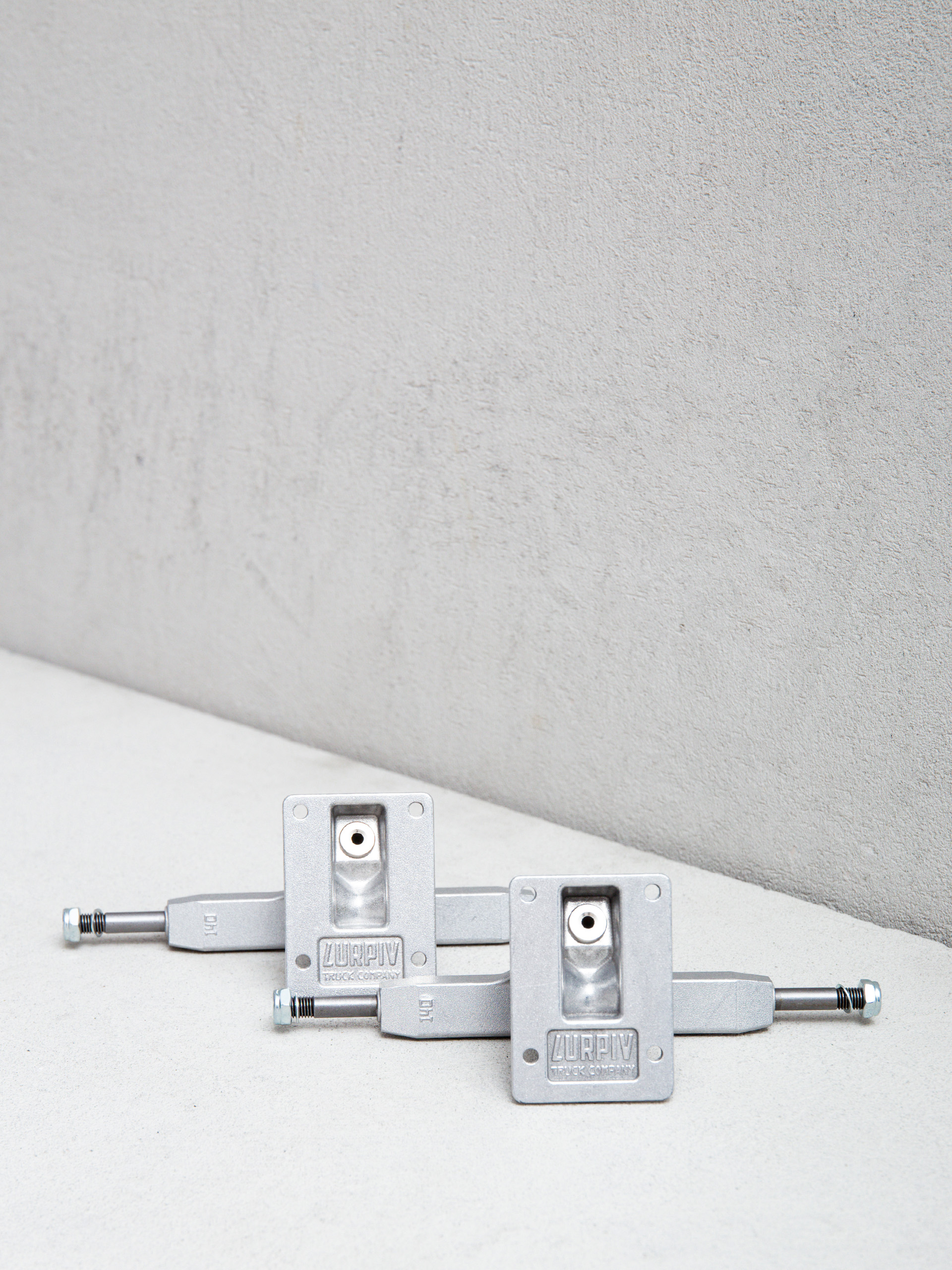 Lurpiv Achsen Hollow Polished (silver)