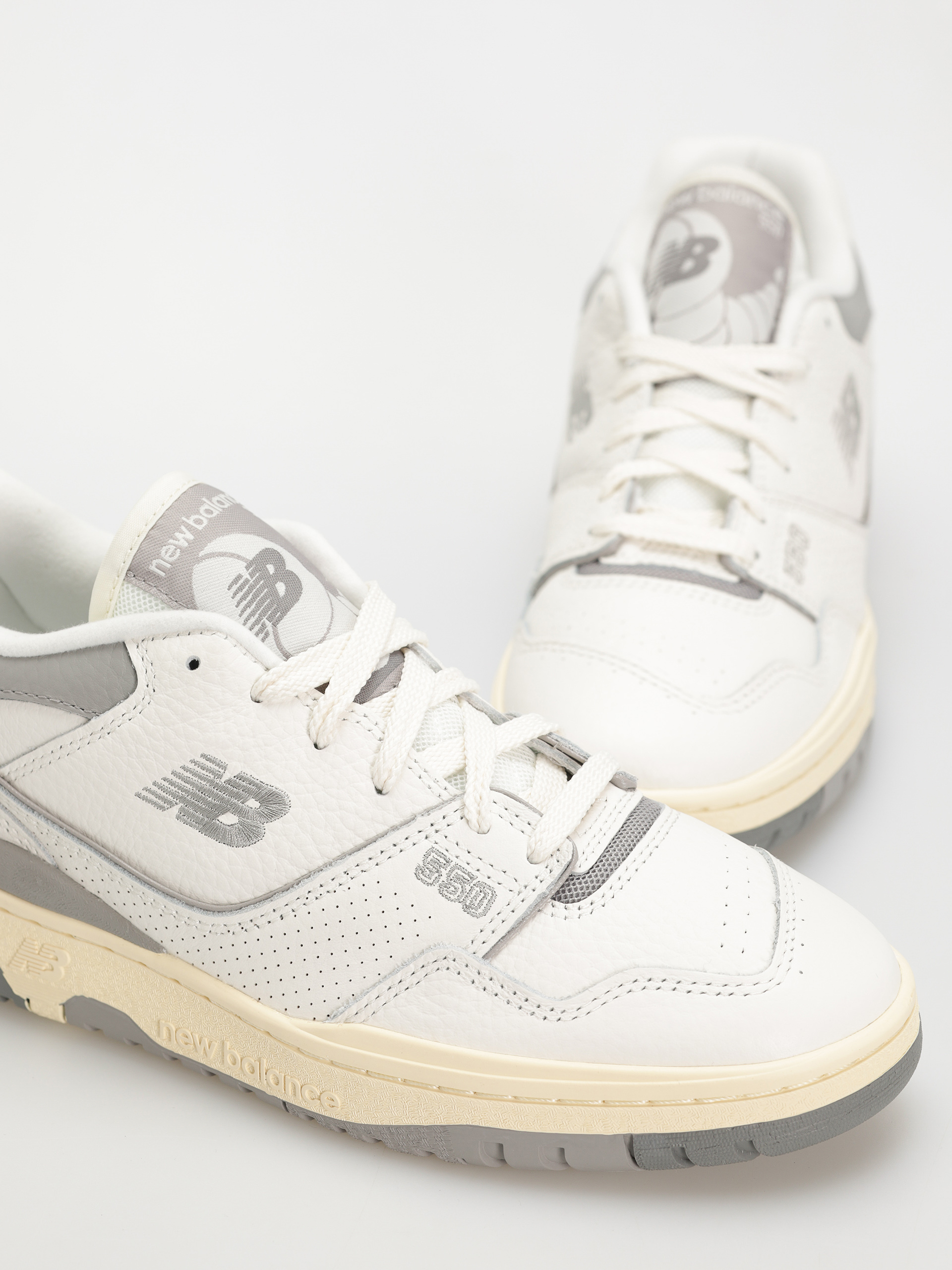 New Balance 550 Shoes (white)