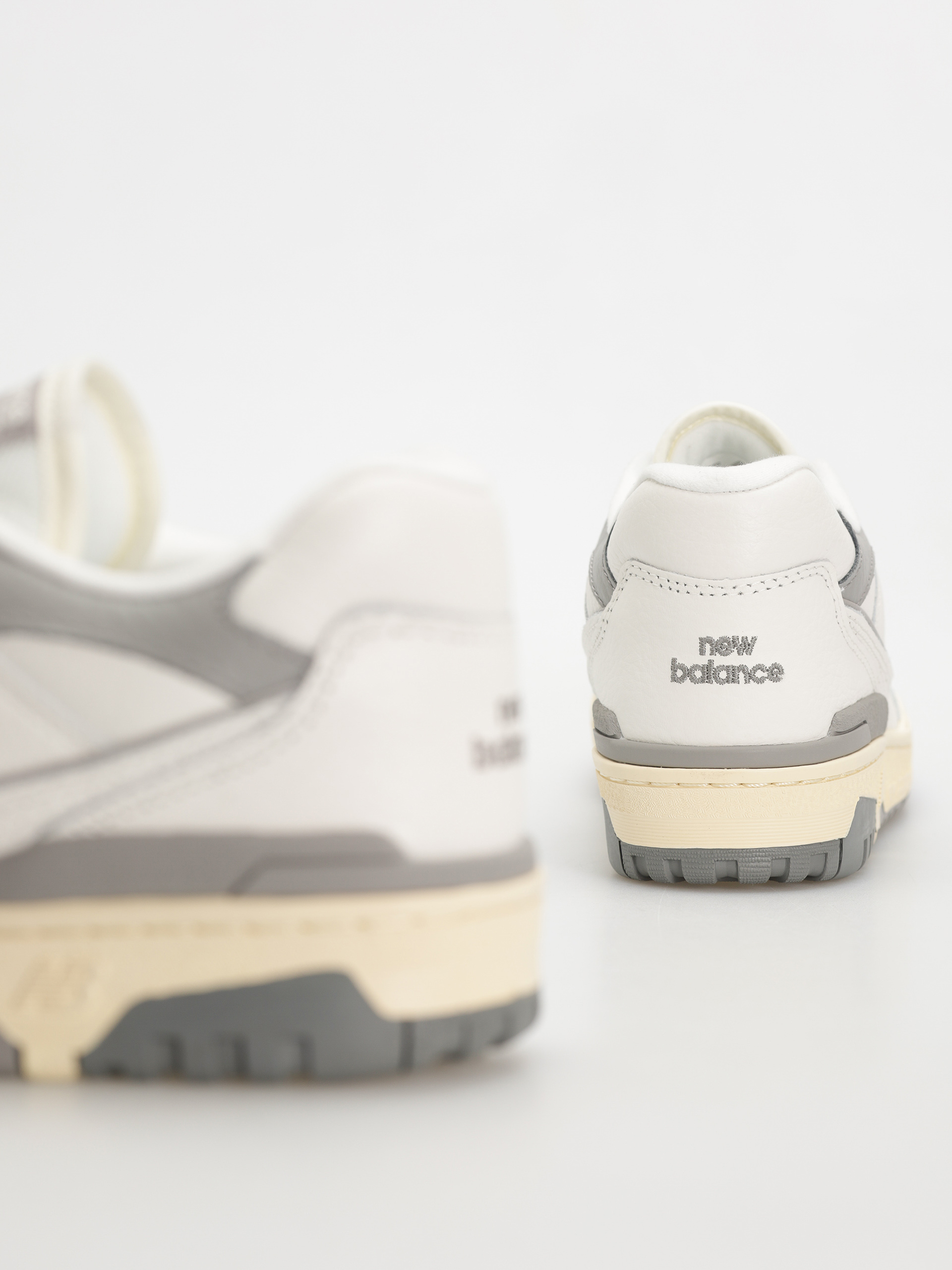 New Balance 550 Shoes (white)