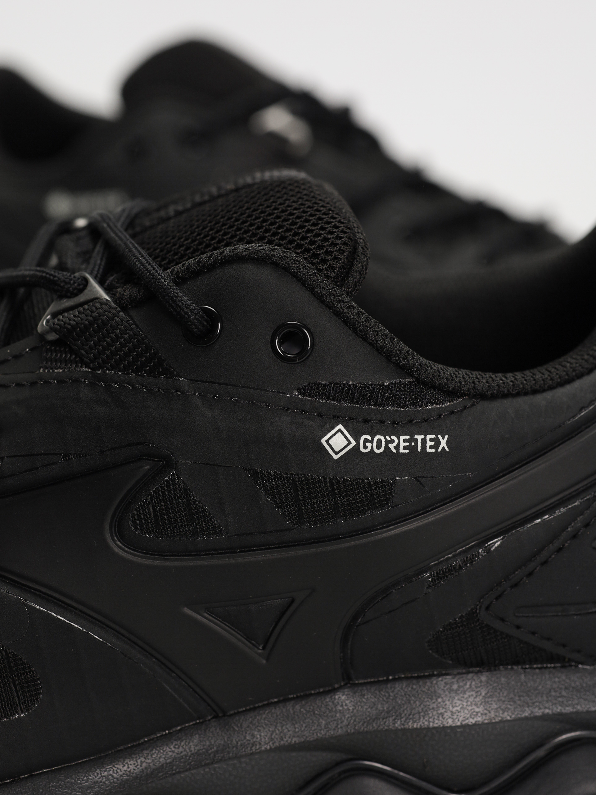 Mizuno Wave Mujin TL GTX Shoes (black/black/black)