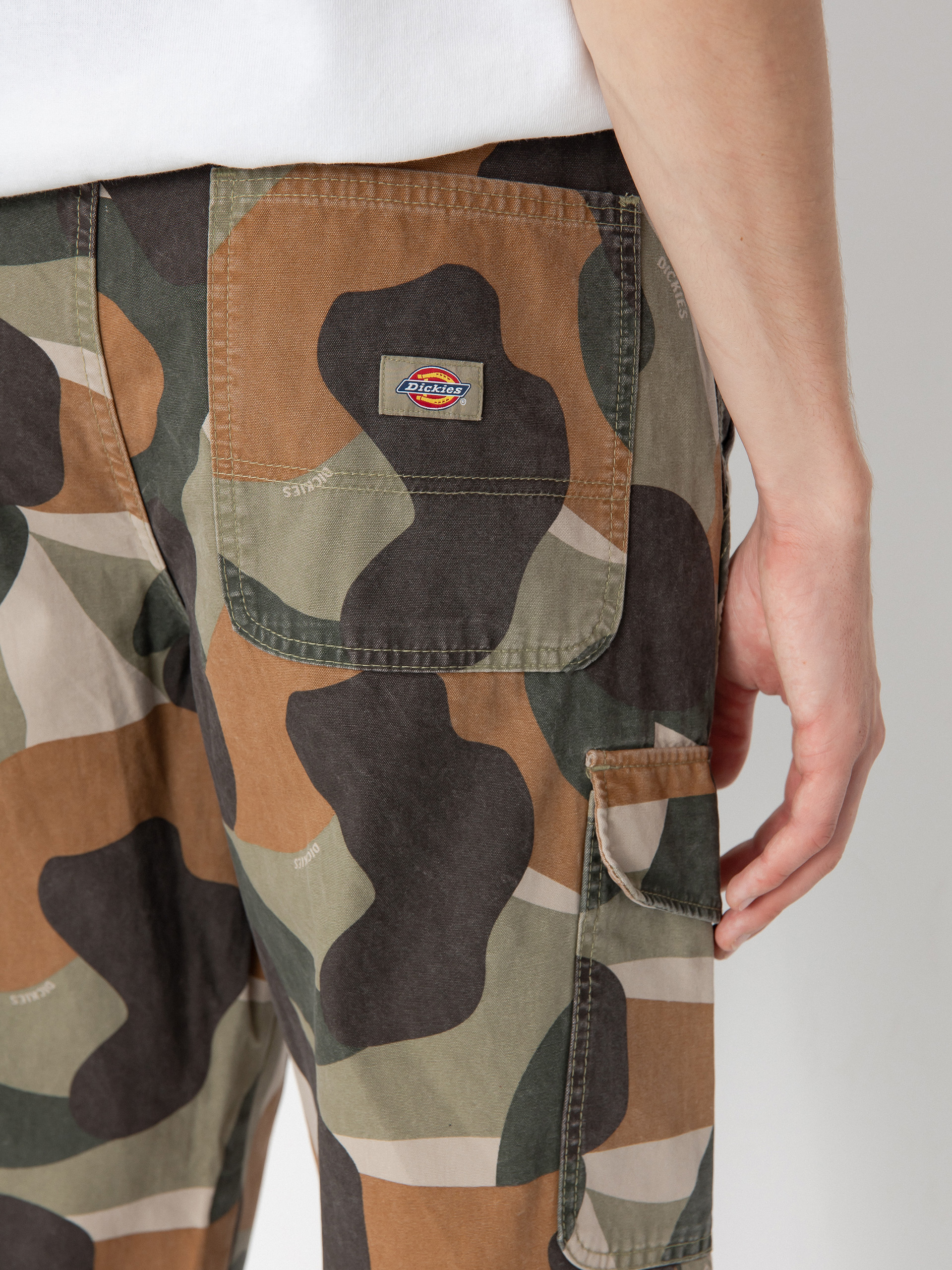 Dickies Duck Canvas Camo Cargo Pants (imperial green)