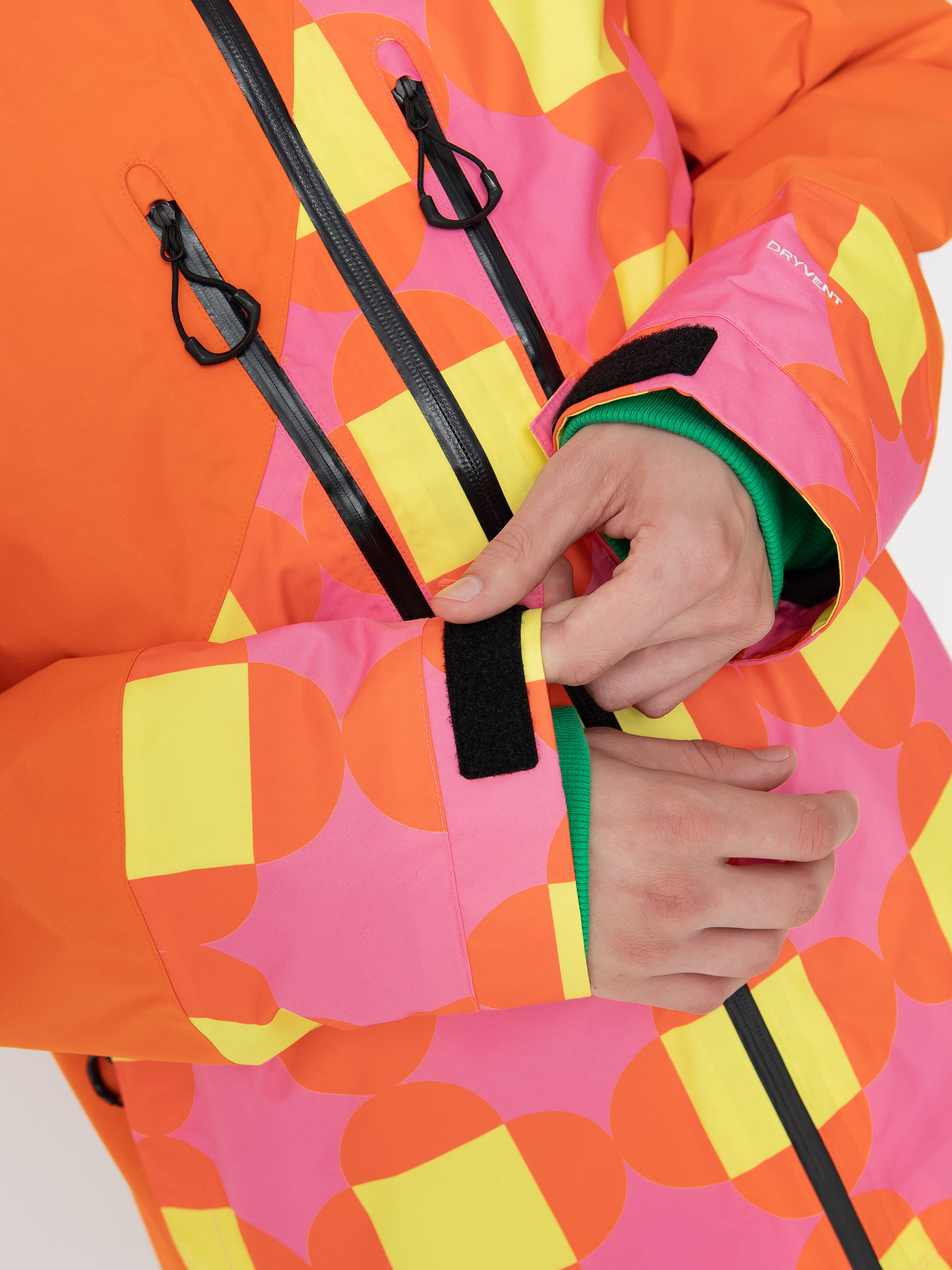 The North Face X Yinka Ilori 2L Rainshell Jacket (gamma pink lets blossom)