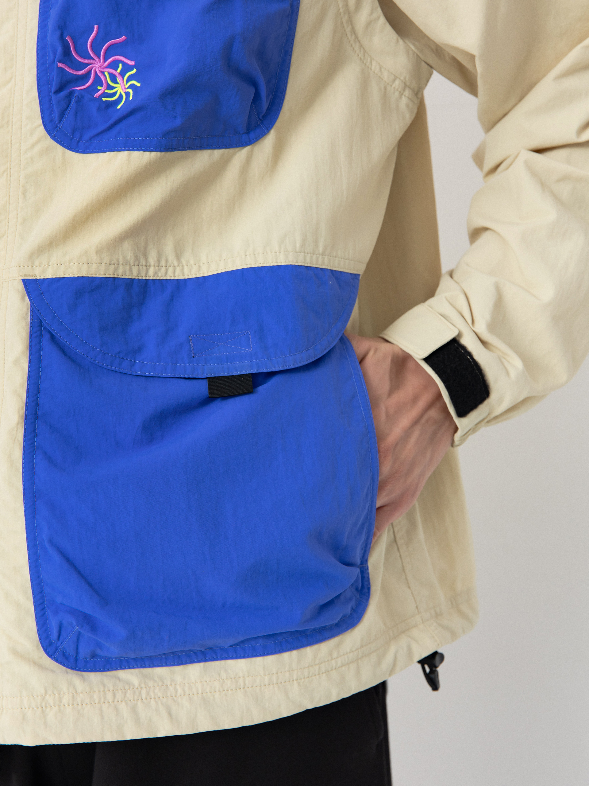 The North Face X Yinka Ilori Convertible Jacket (gravel)