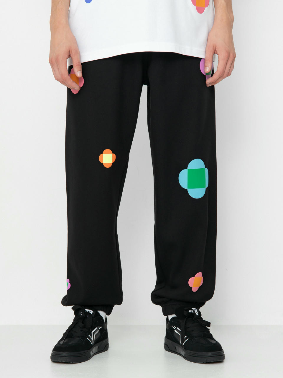 The North Face X Yinka Ilori Let’S Blossom Together Graphic Jogger Hose (tnf black)