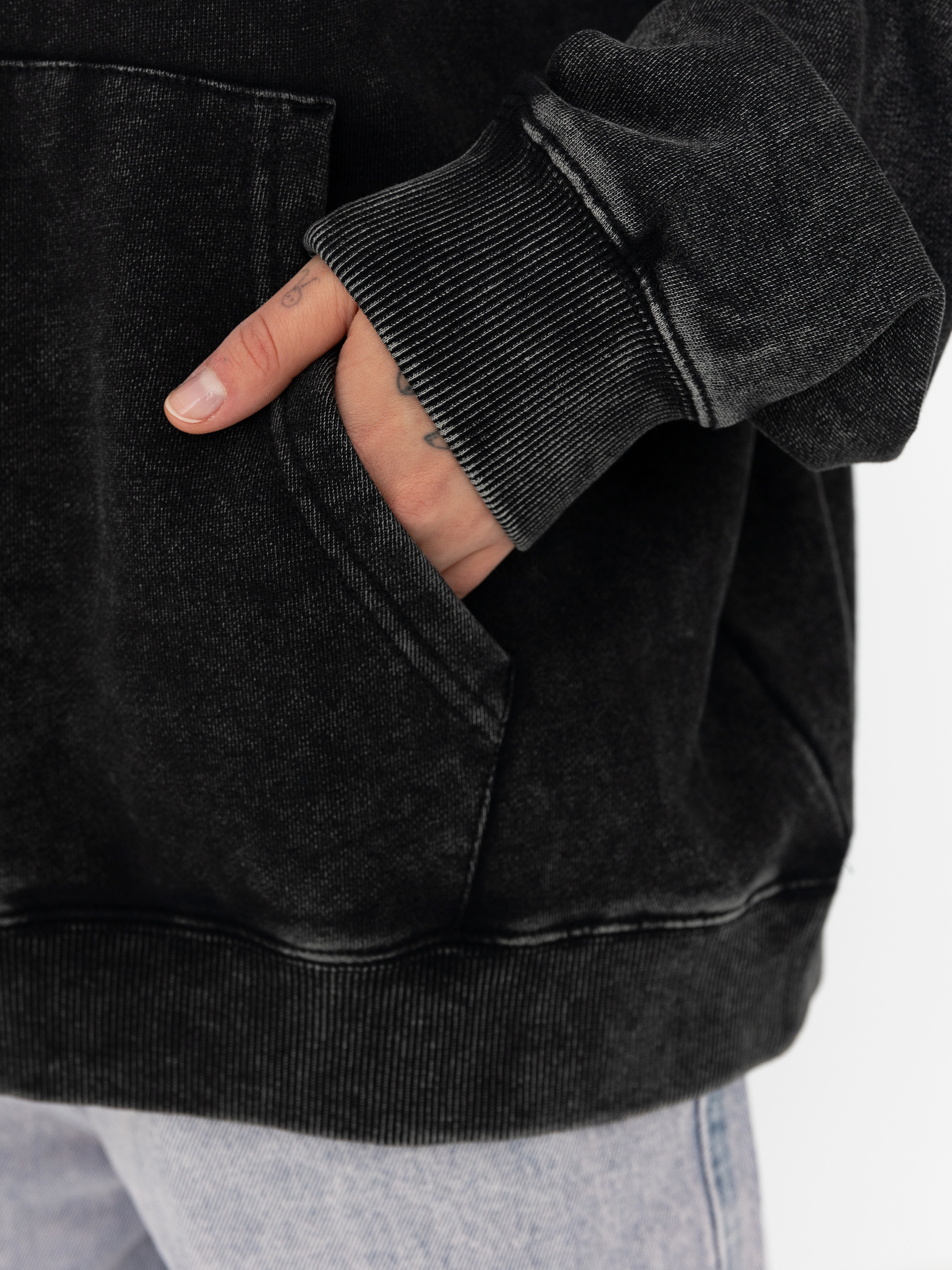 Santa Cruz Ornate Dot Wmn Sweatshirt (black acid wash)