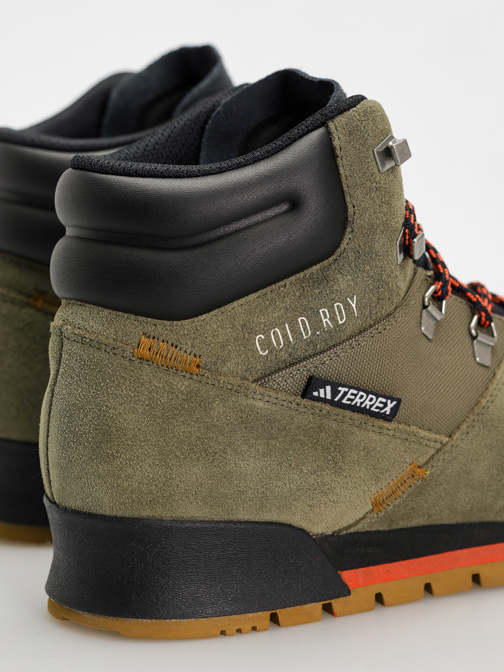 adidas Terrex Snowpitch C. Shoes (olistr/brostr/seimor)