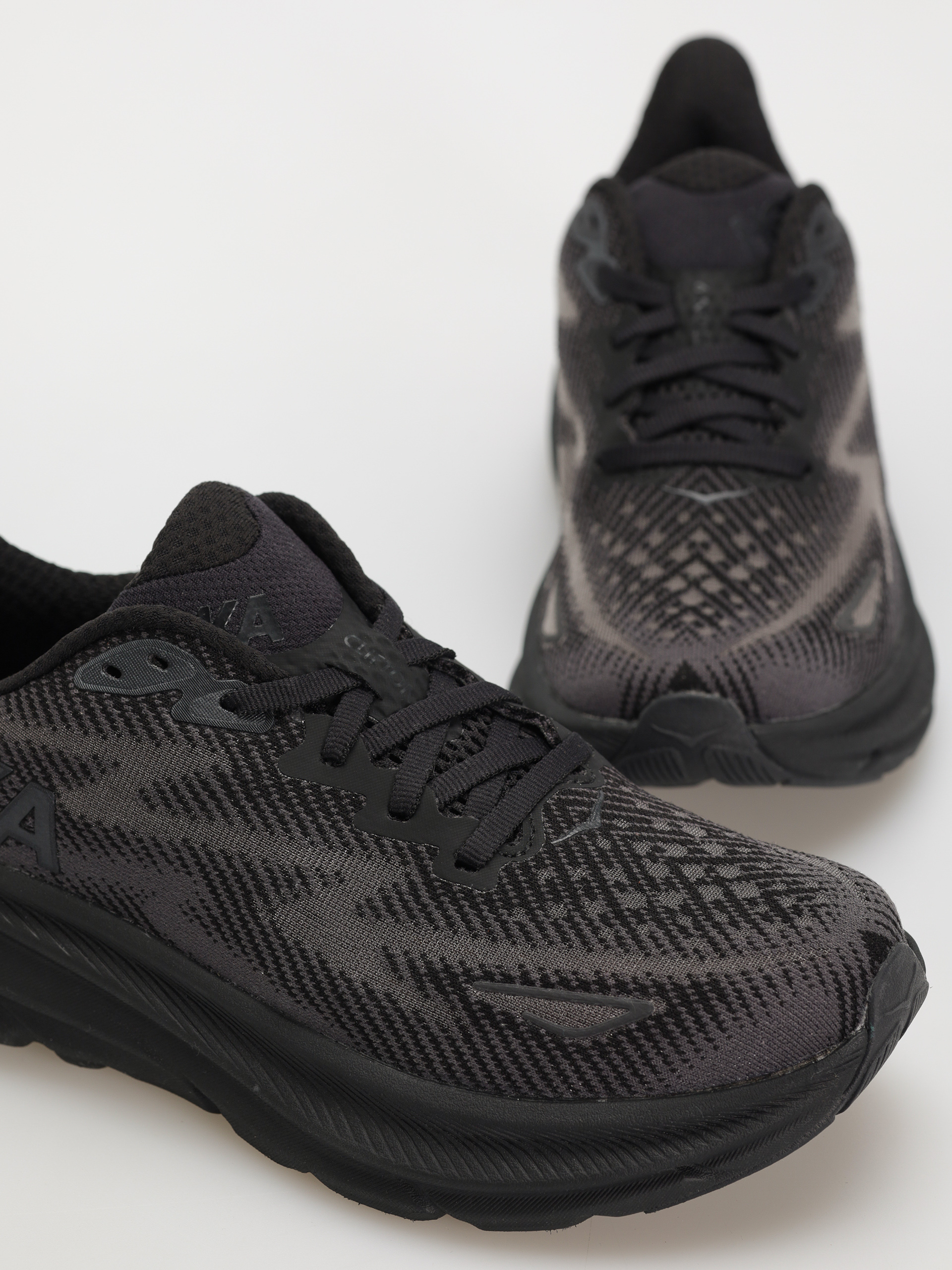 Hoka Clifton 9 Wmn Schuhe (black/black)