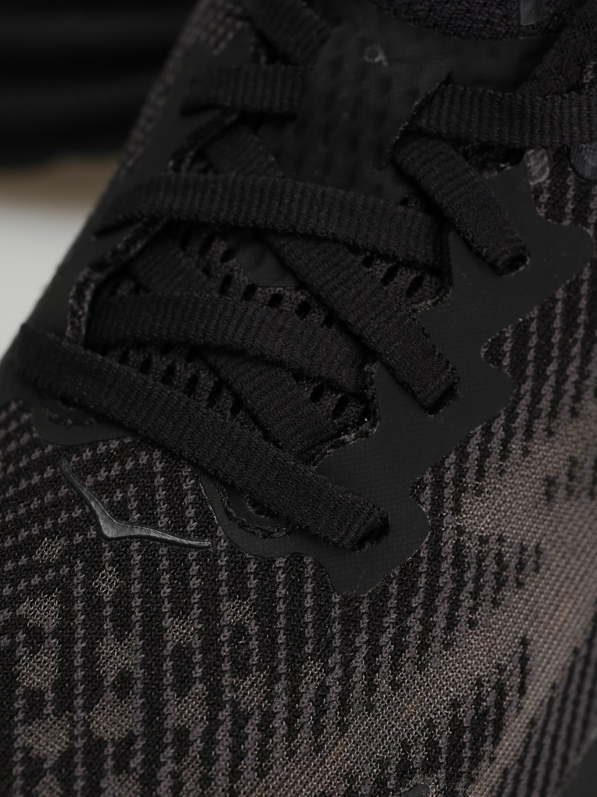 Hoka Clifton 9 Wmn Schuhe (black/black)