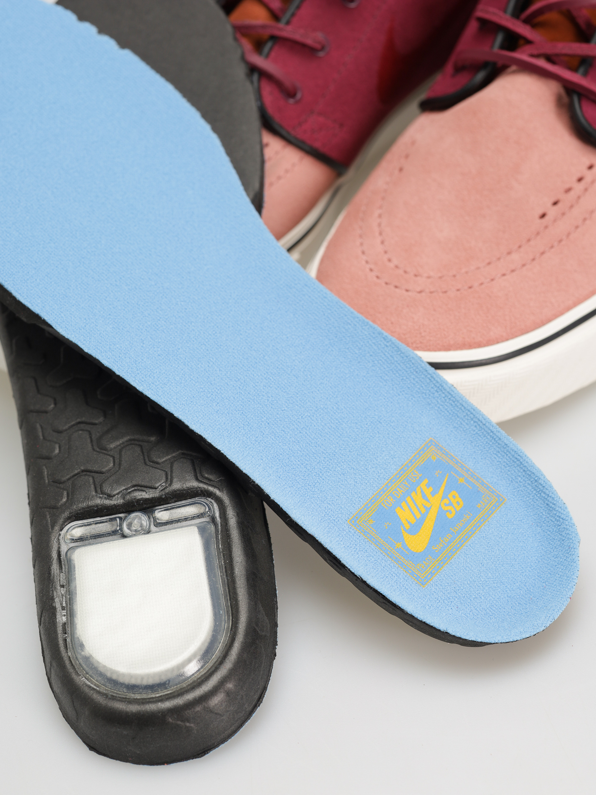 Nike SB Zoom Janoski OG+ Shoes (red stardust/team red rosewood)