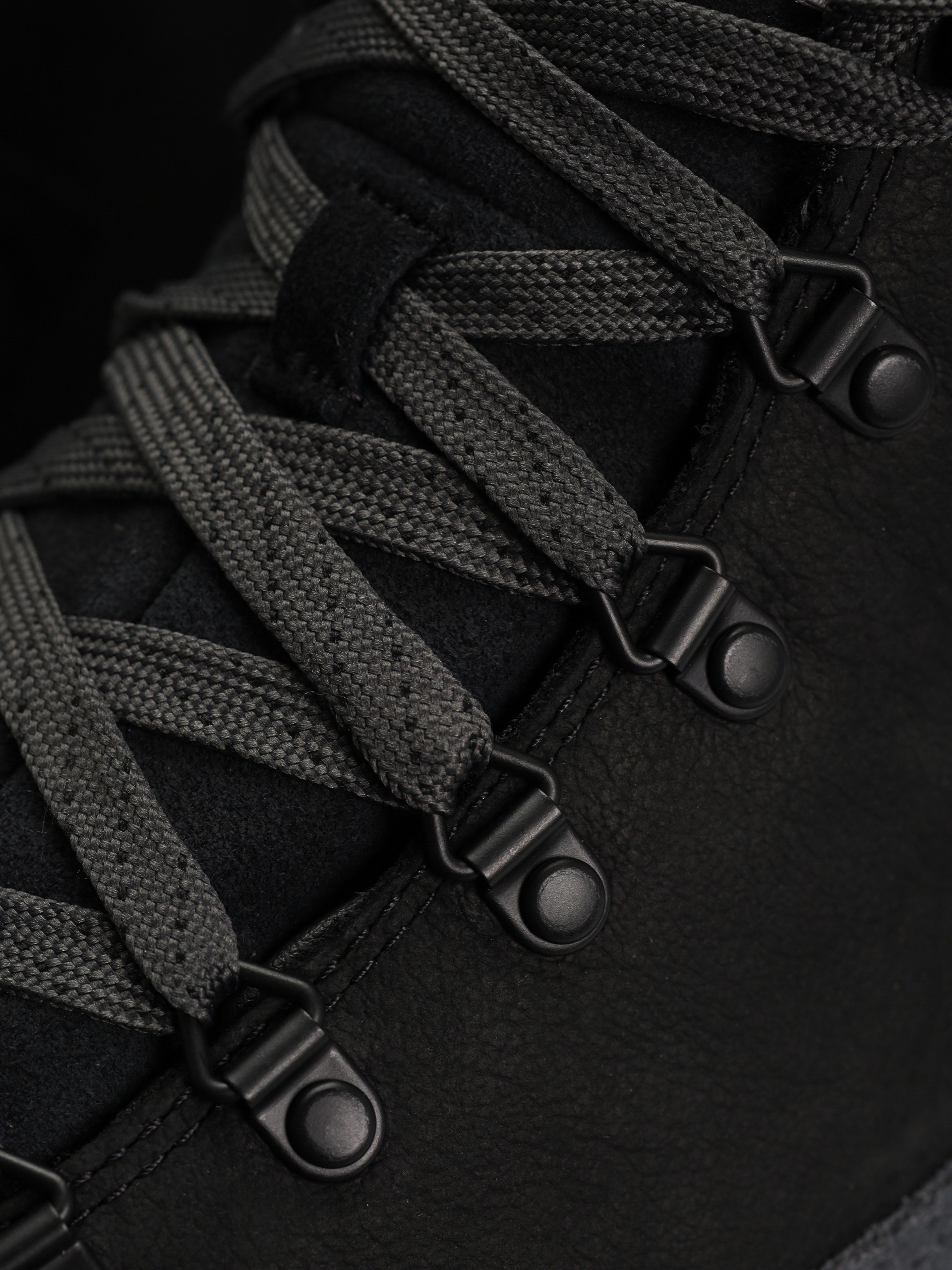 The North Face Back To Berkeley Iv Leather Wp Shoes (tnf black/asphalt grey)