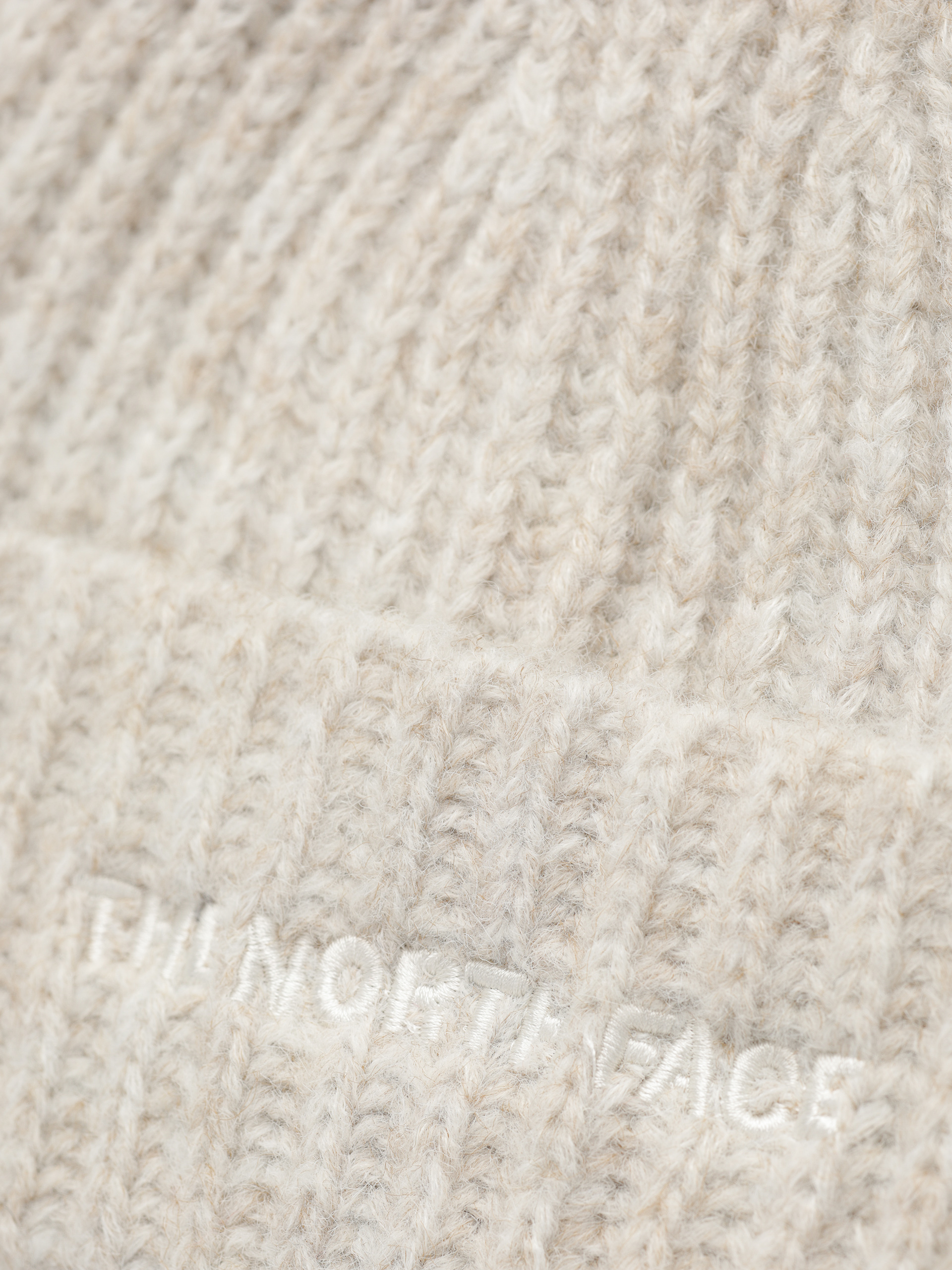 The North Face Fohair Cabin Beanie (white dune)