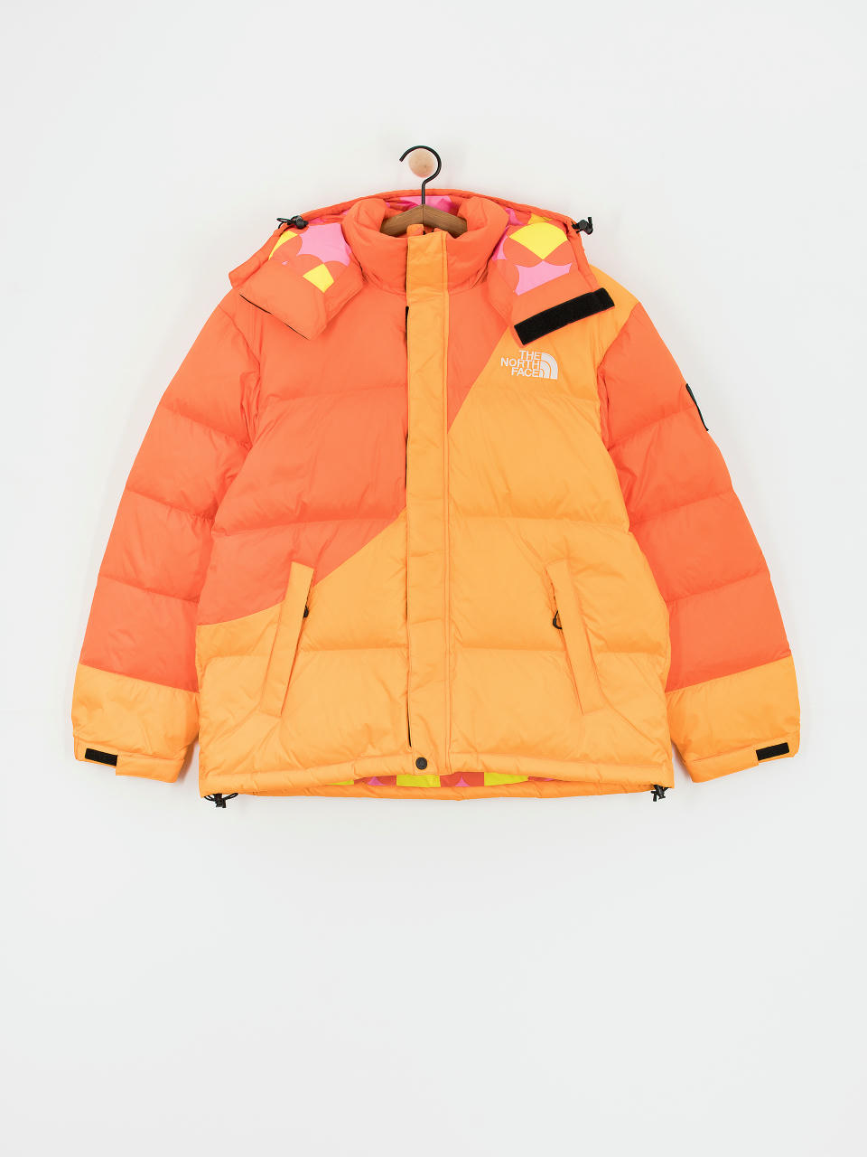 The North Face X Yinka Ilori Down Puffer Jacke (red orange/apricot glaz)