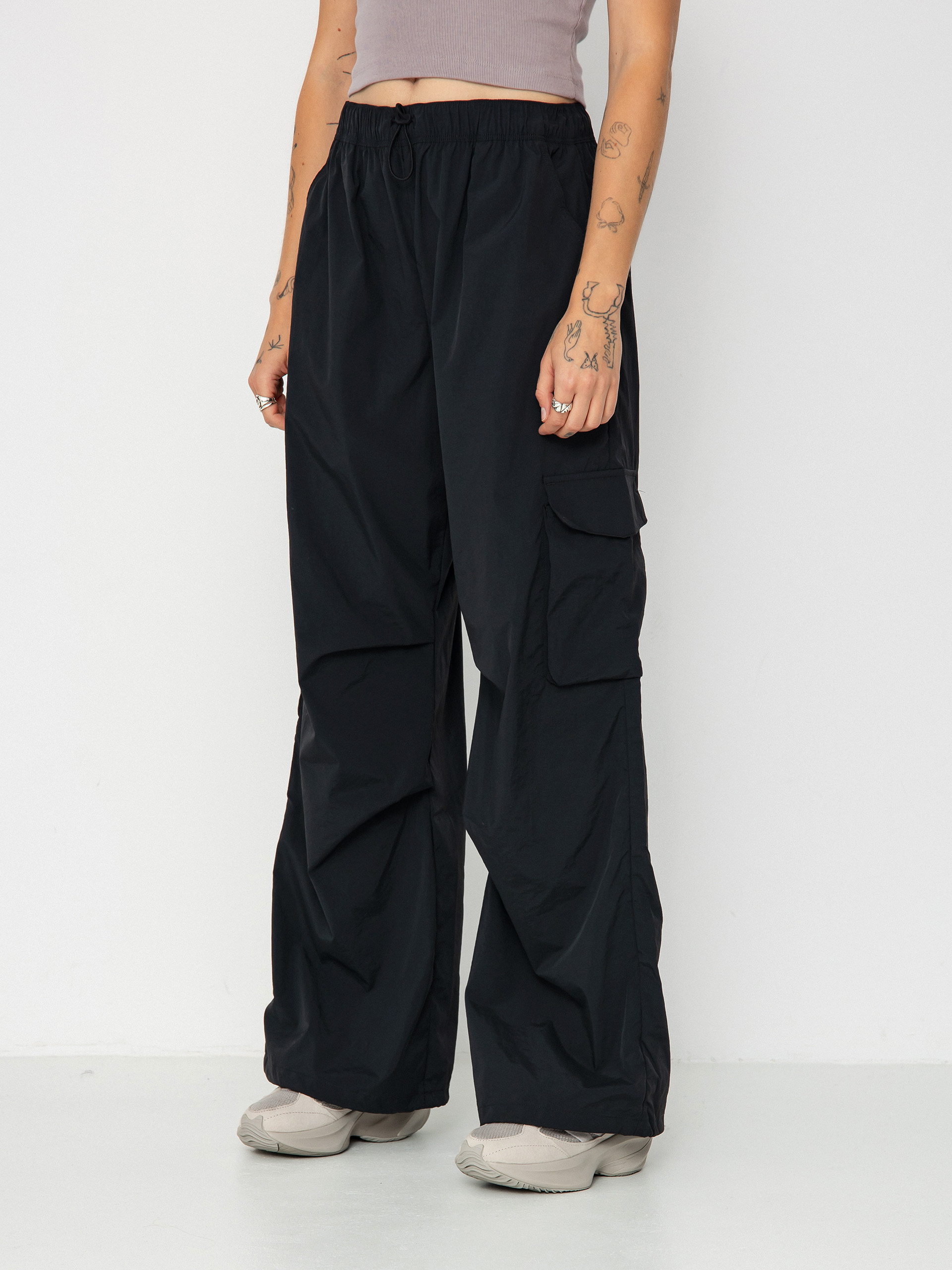 ★★New Balance★★ Nylon Cargo Jogger Pants 414508 3color 0 New Balance Nylon Cargo Wmn Pants - grey (black)