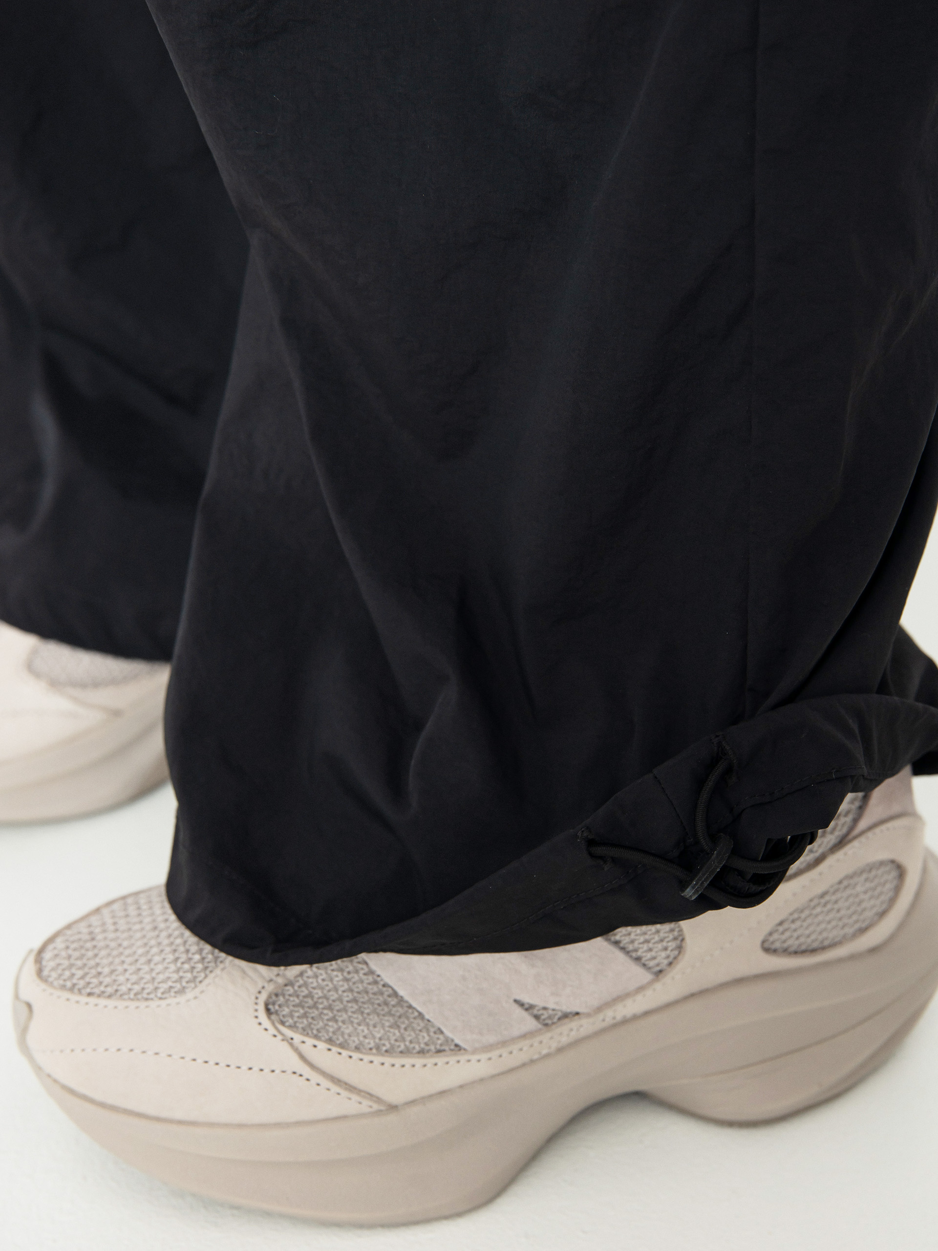 New Balance Nylon Cargo Wmn Hose (black)