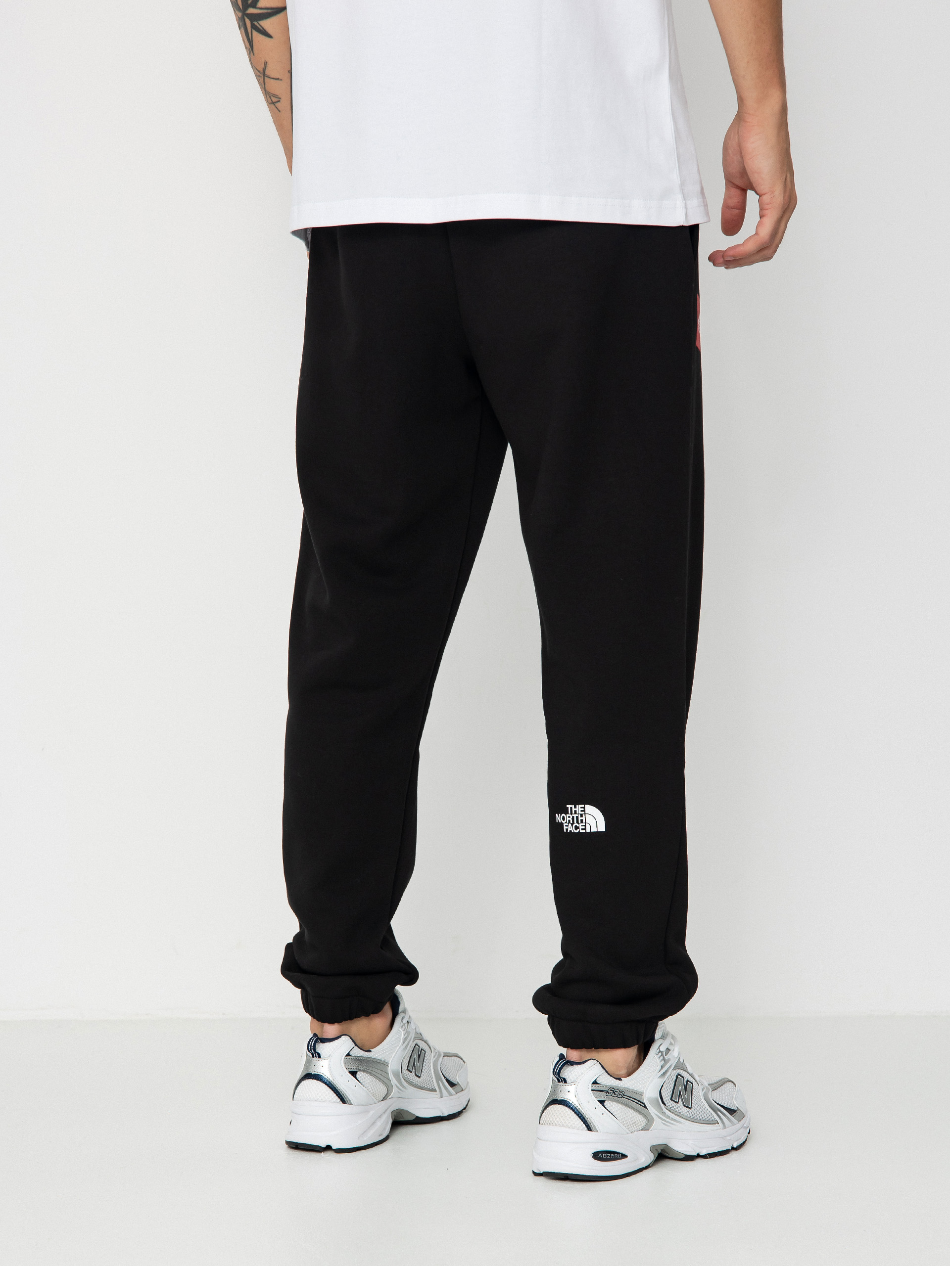 [THE NORTH FACE] COTTON ESSENTIAL JOGGER PANTS ☆大人気☆ THE NORTH FACE COTTON ESSENTIAL JOGGER PANTS ノースフェイス