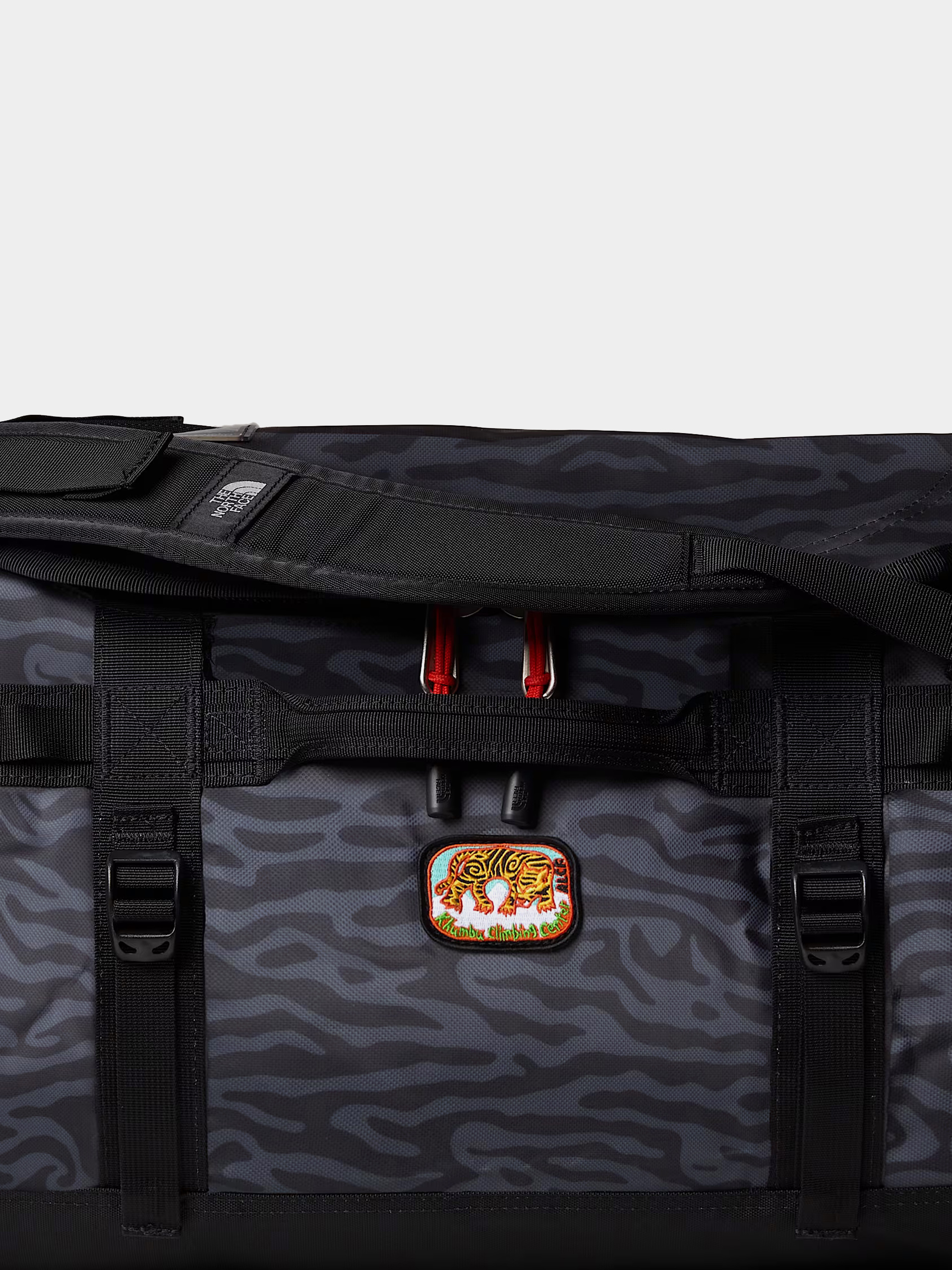The North Face Tasche Base Camp Duffel S (tnf black tnf tiger str)