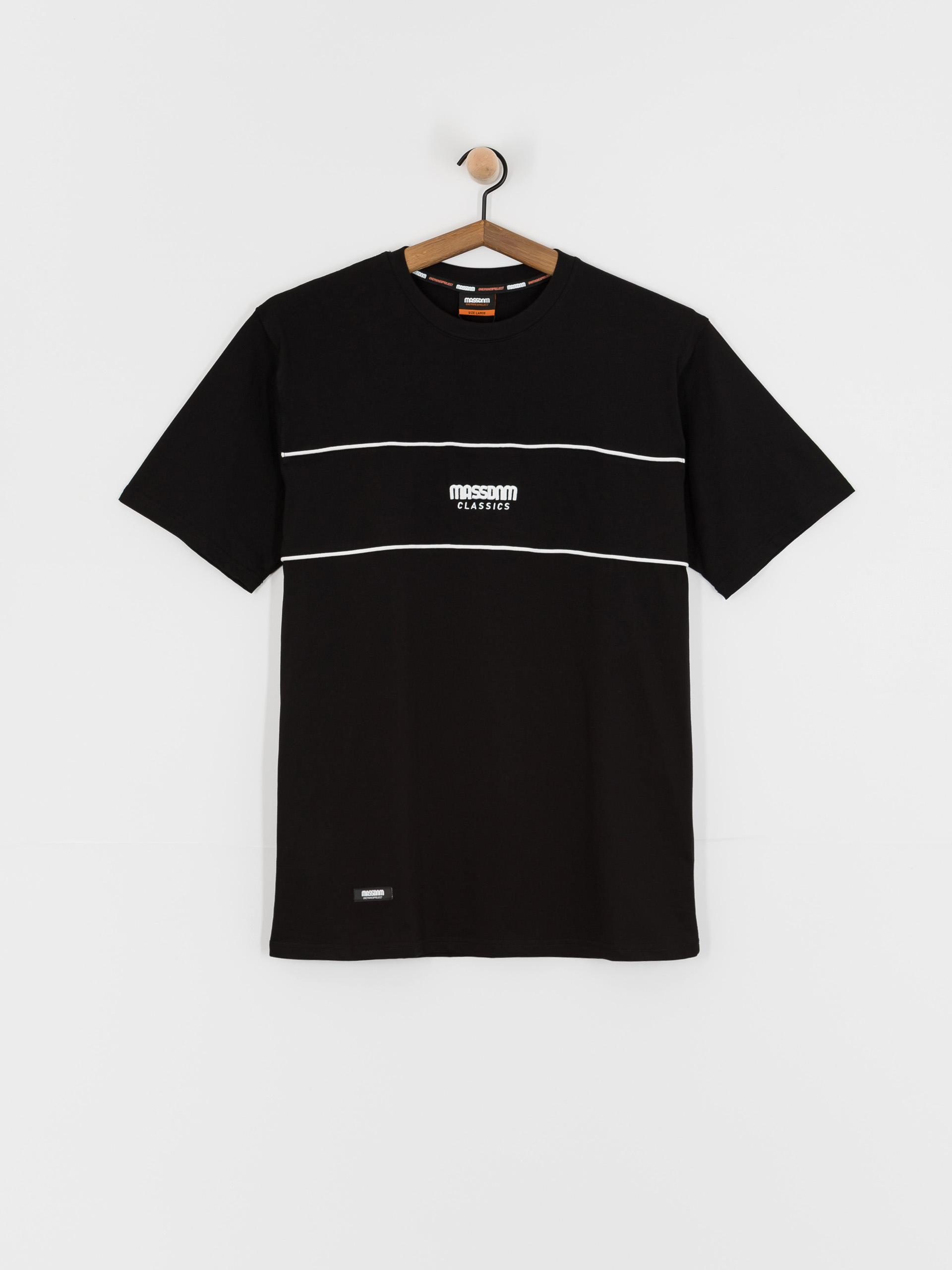 MassDnm Classic Cut T-shirt (black)