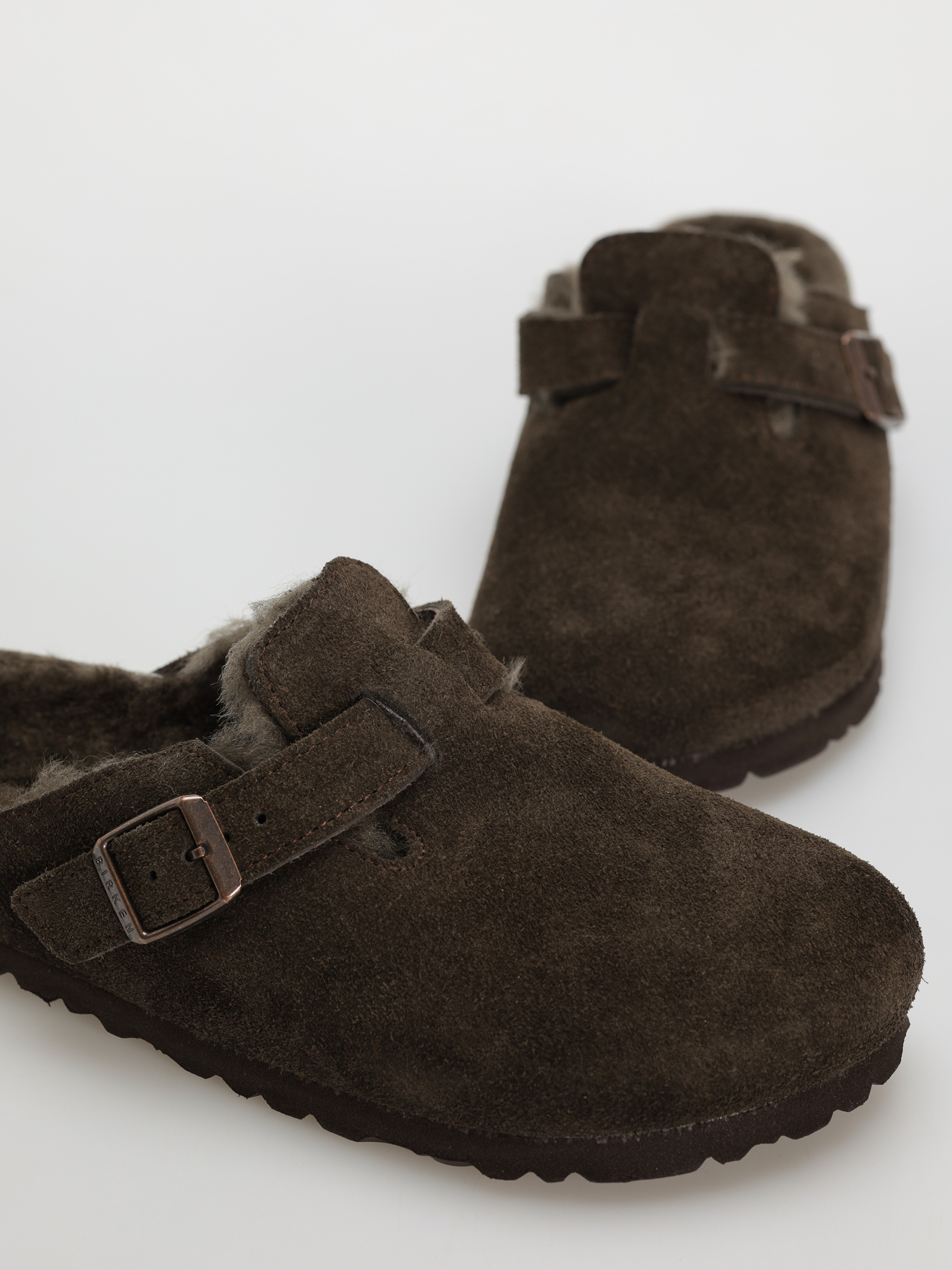 Birkenstock Boston Shearling Suede Leather Fur Narrow Wmn Flip Flops (mocha)