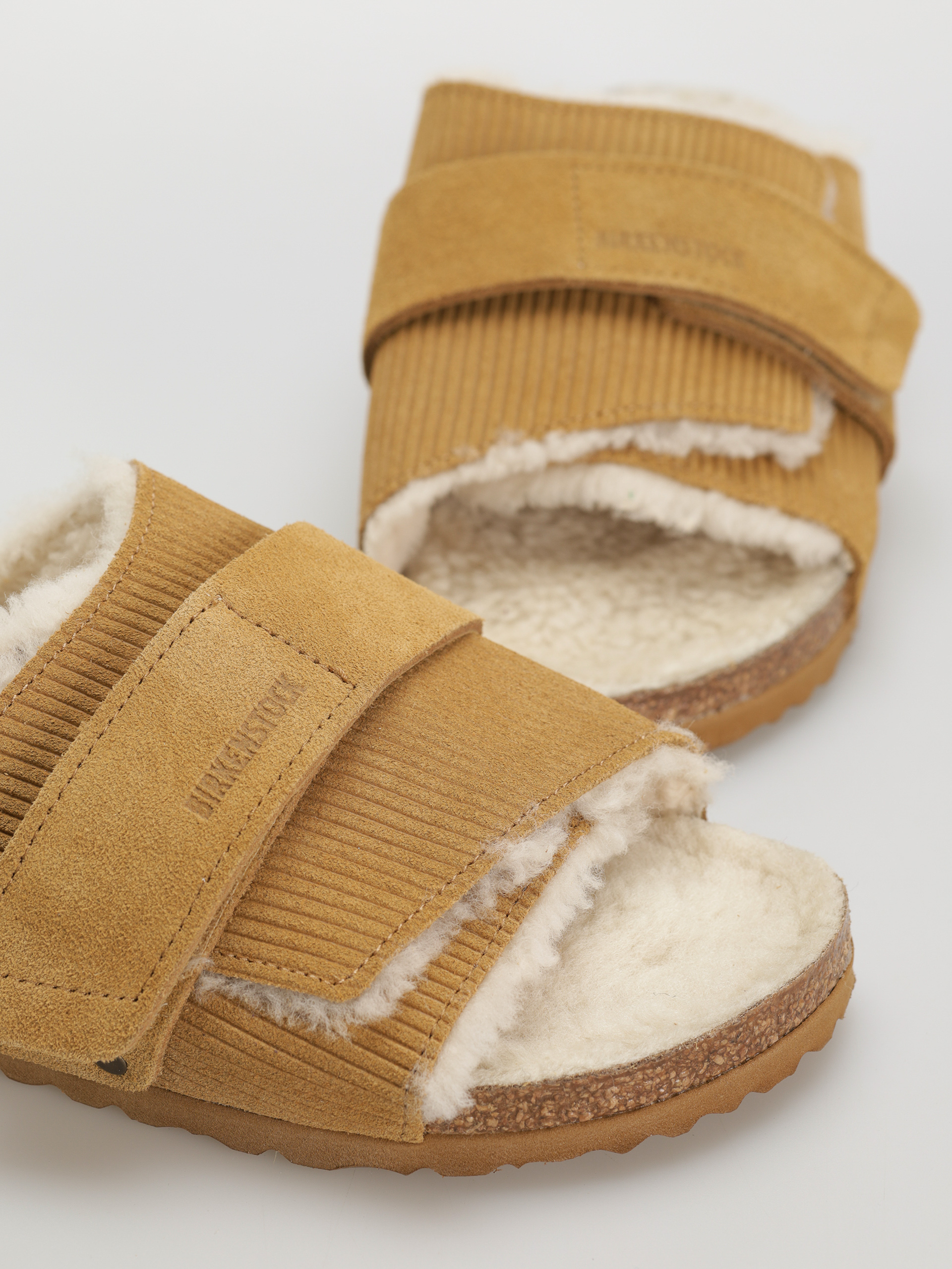 Birkenstock Kyoto Shearling Suede Leather Fur Narrow Wmn Flip Flops (corduroy cork brown)