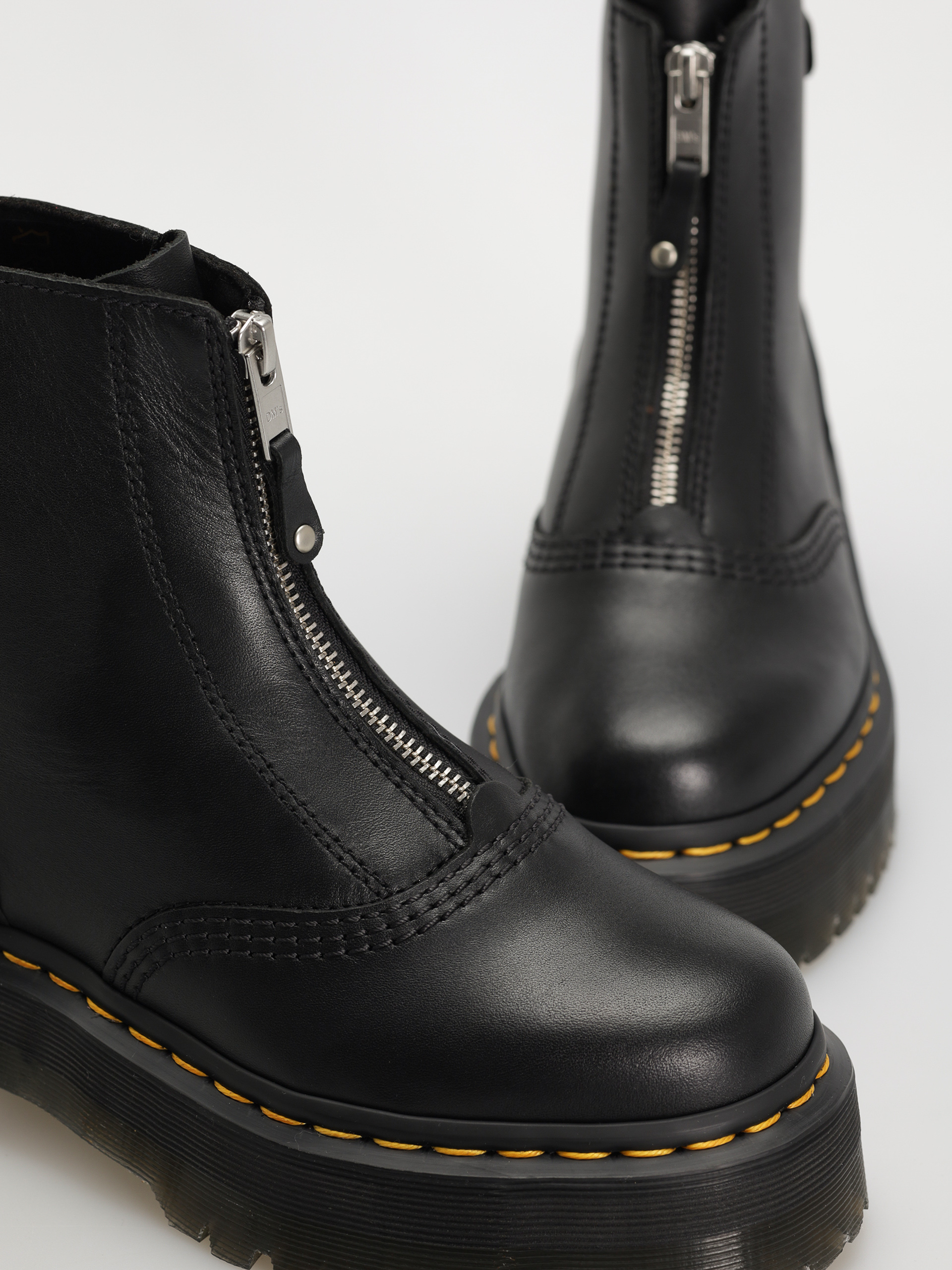 Dr. Martens Jetta Wmn Shoes (black sendal)