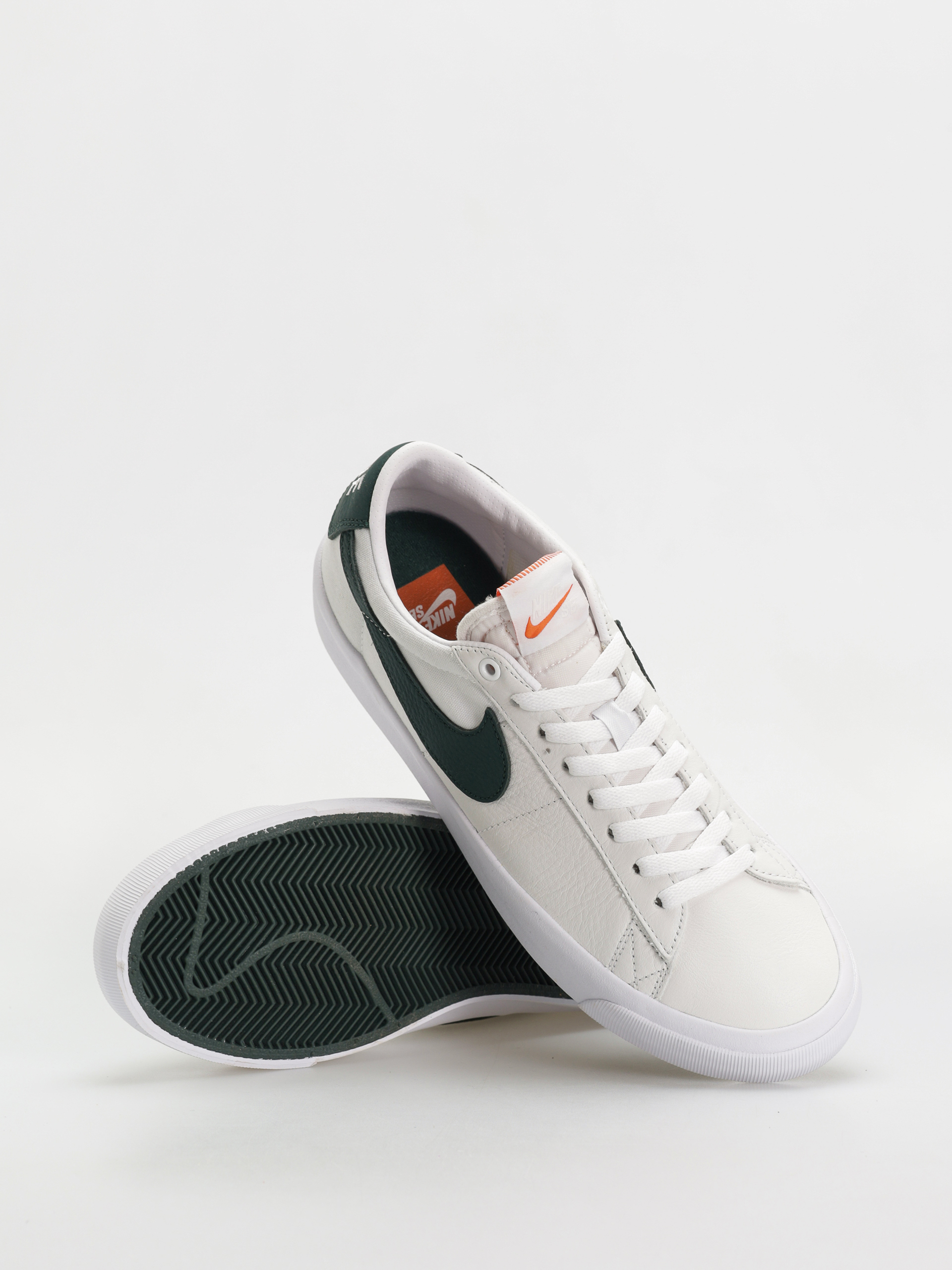 Nike SB Zoom Blazer Low Pro Gt Iso Shoes (white/pro green white pro green)