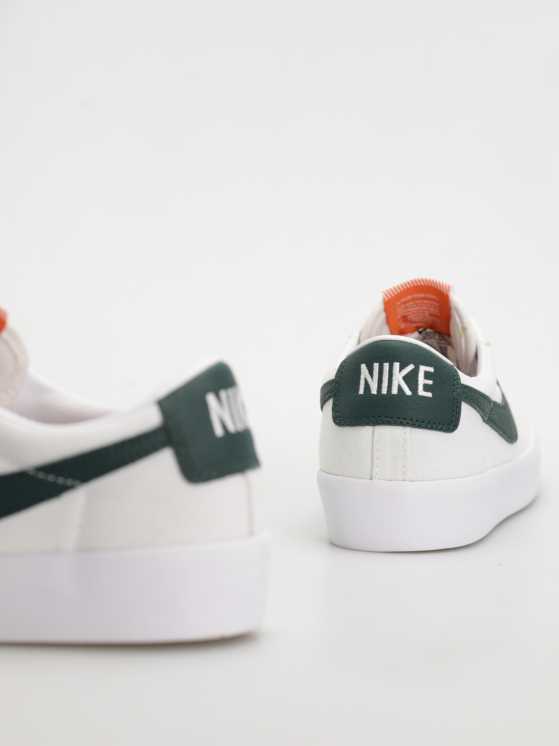 Nike SB Zoom Blazer Low Pro Gt Iso Shoes (white/pro green white pro green)