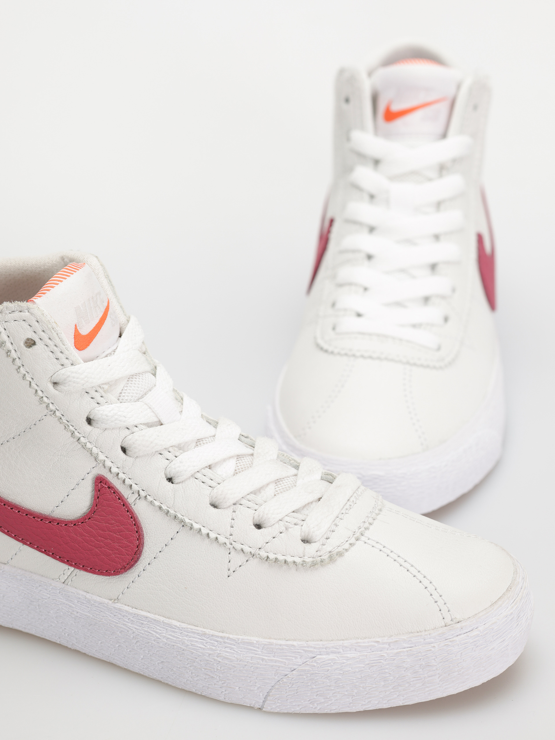 Nike SB Bruin Hi Iso Shoes Wmn - white, red (white/sweet beet Nike SB Bruin Hi Iso Shoes Wmn - white, red (white/sweet beet