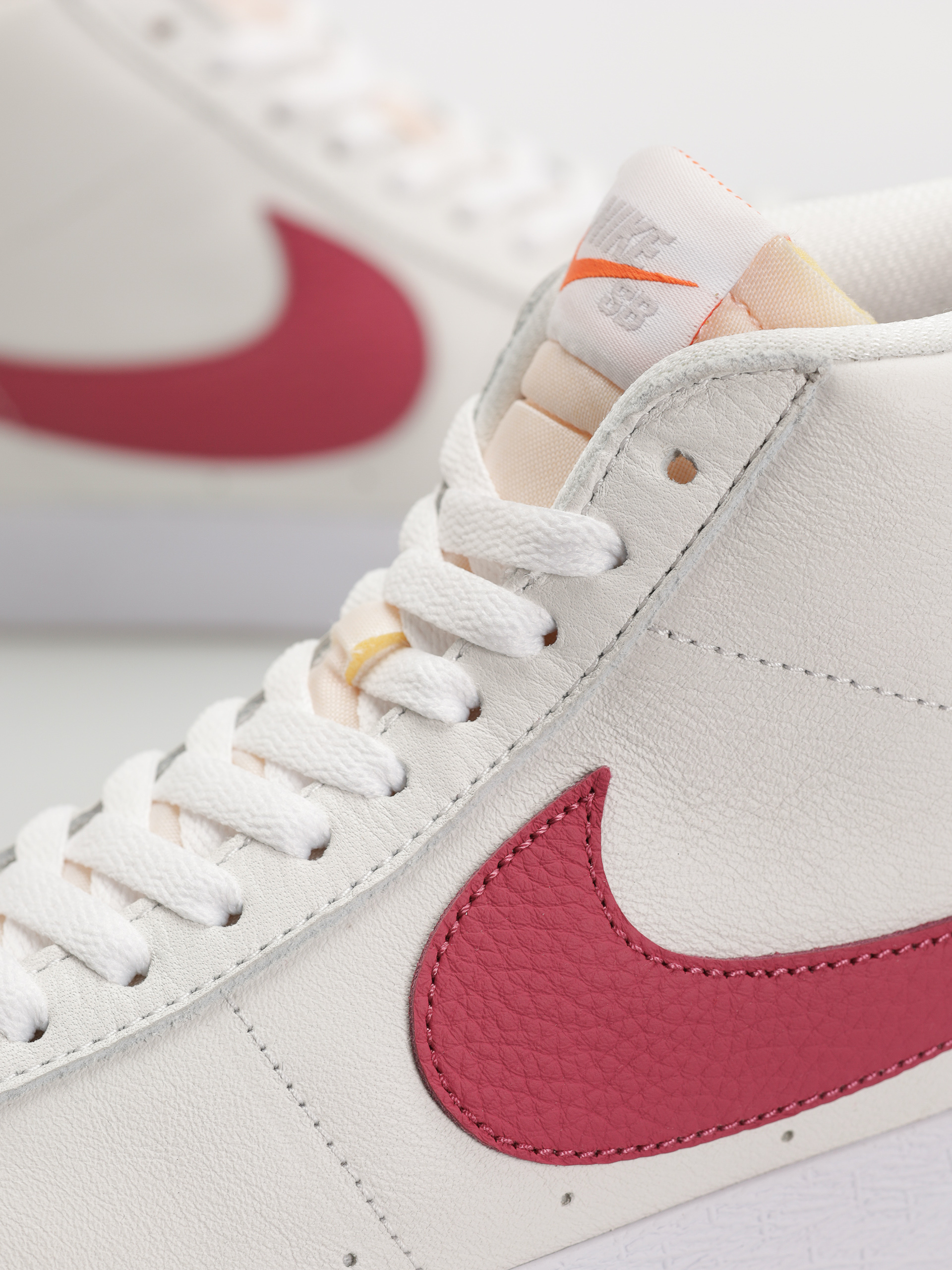 Nike SB Zoom Blazer Mid Iso Schuhe (white/sweet beet white sweet beet)