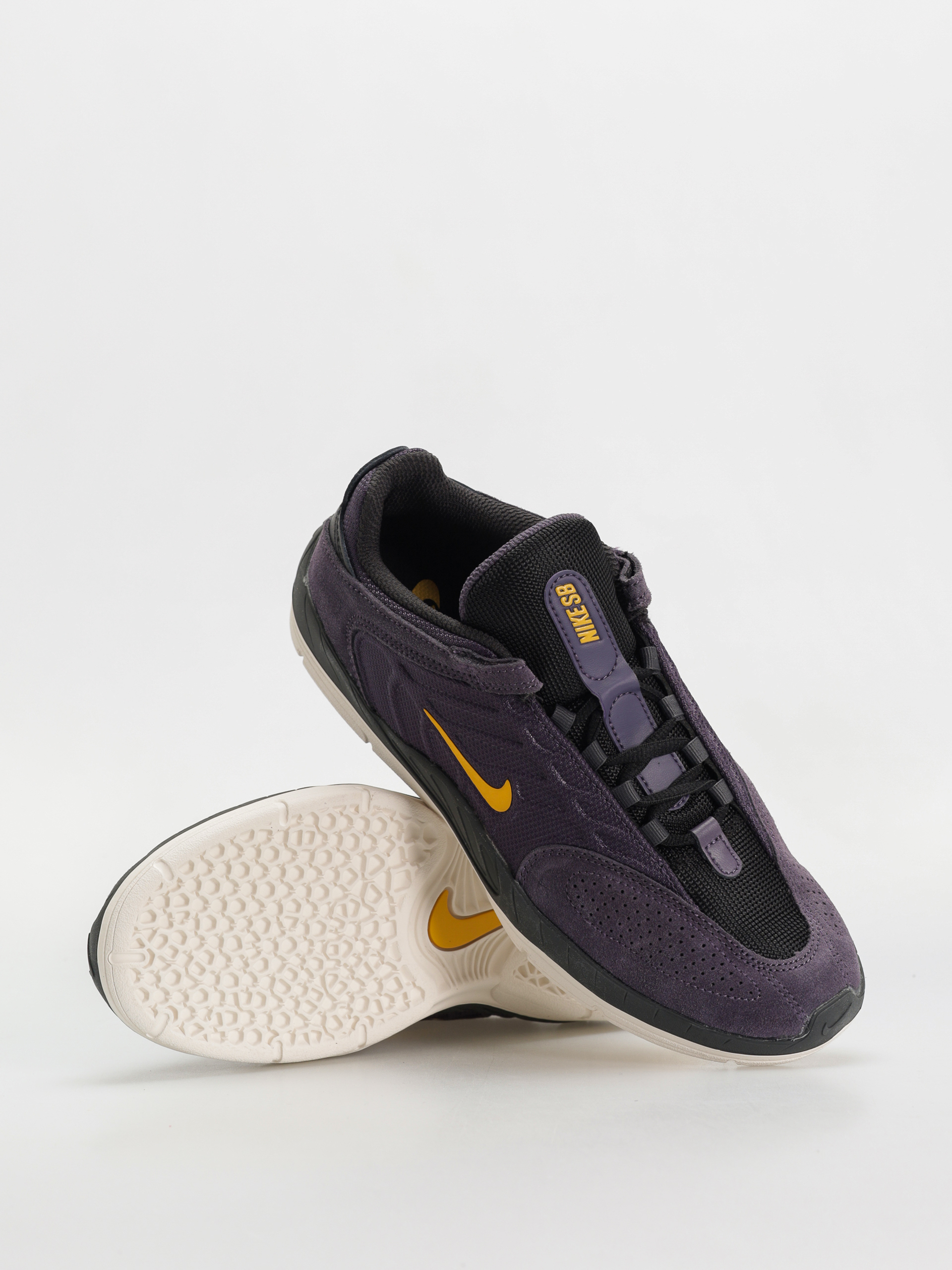 Nike SB Vertebrae Shoes (dark raisin/university gold black)