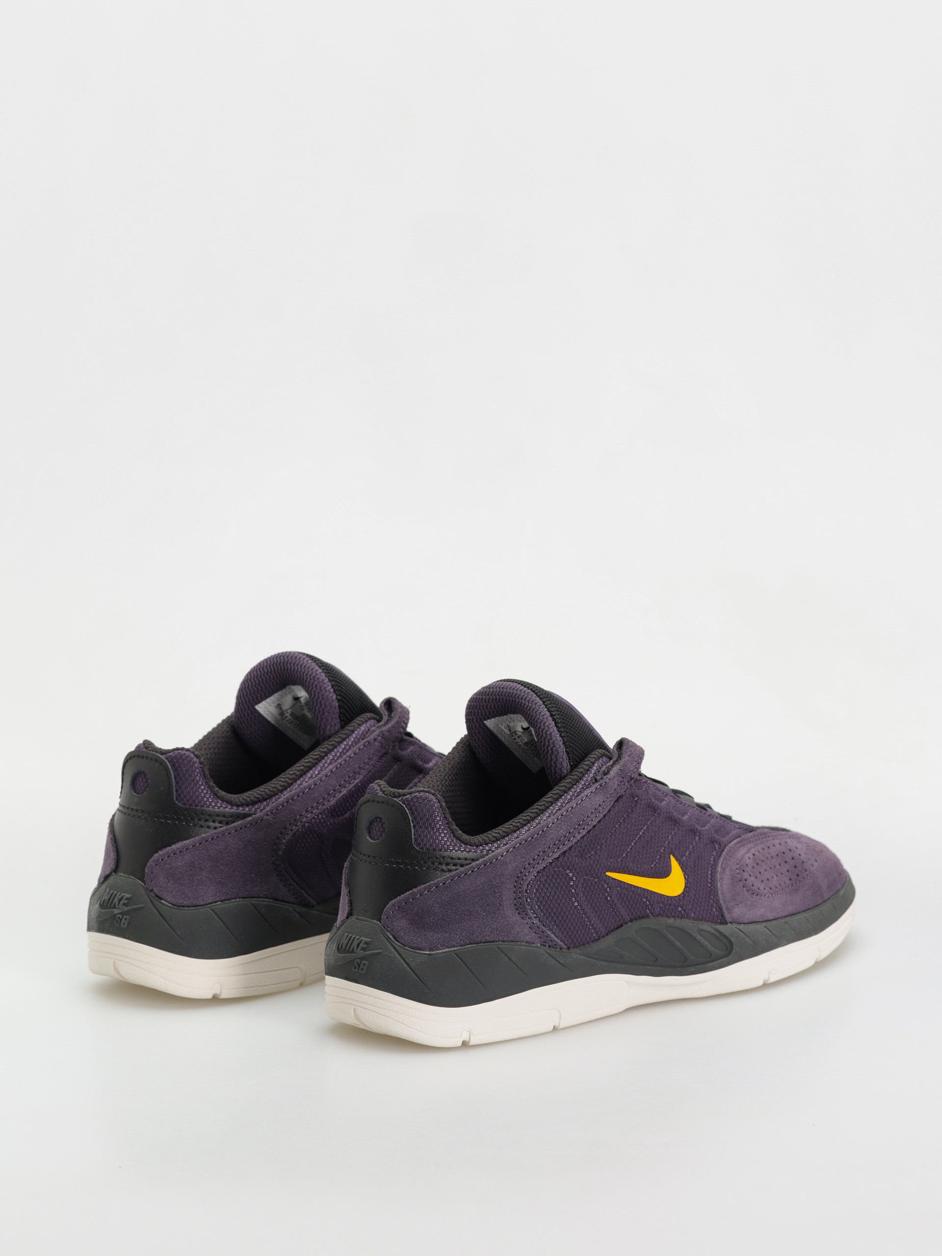 Nike SB Vertebrae Shoes (dark raisin/university gold black)