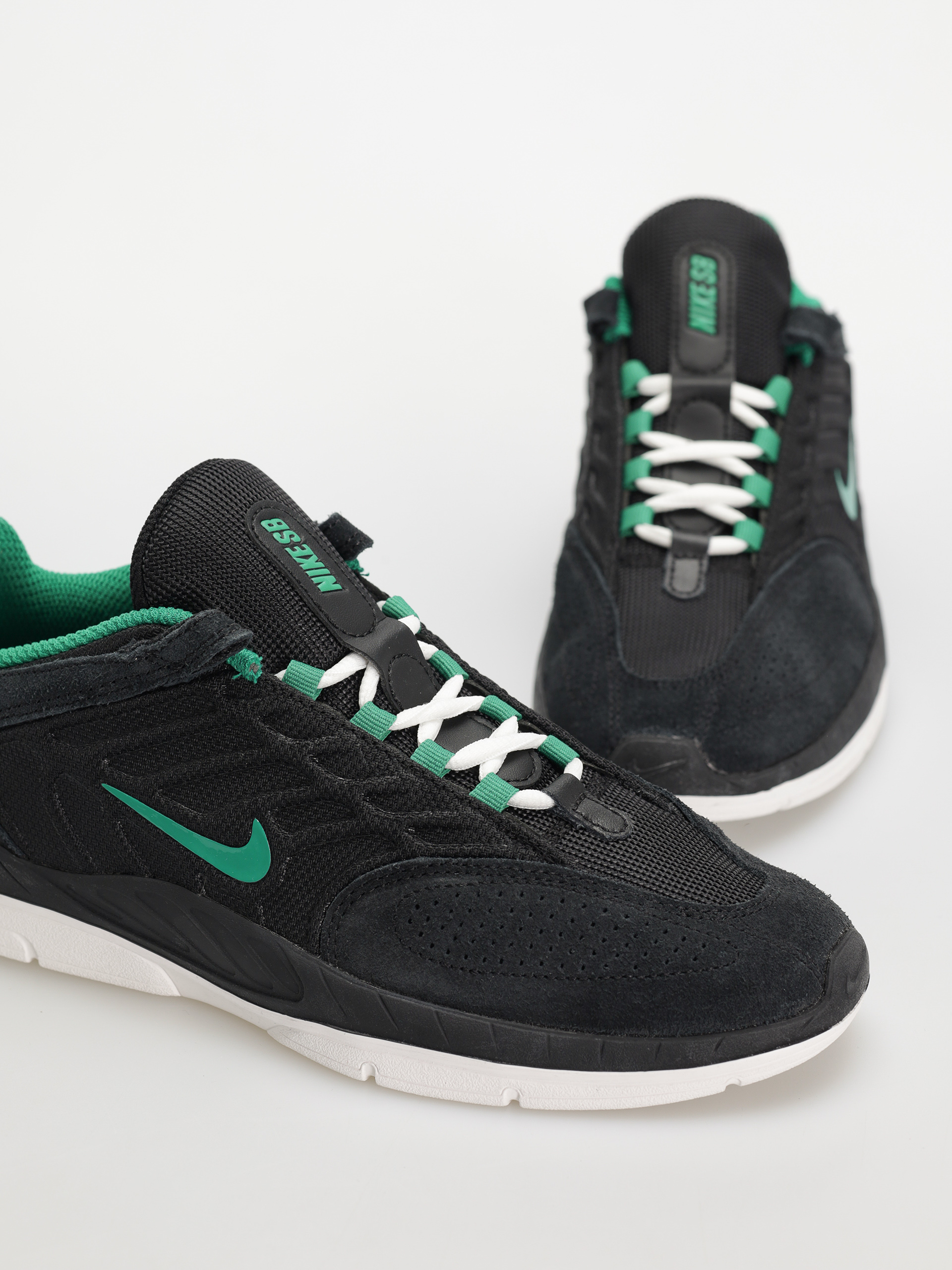 Nike SB Vertebrae Shoes (black/malachite black summit white)