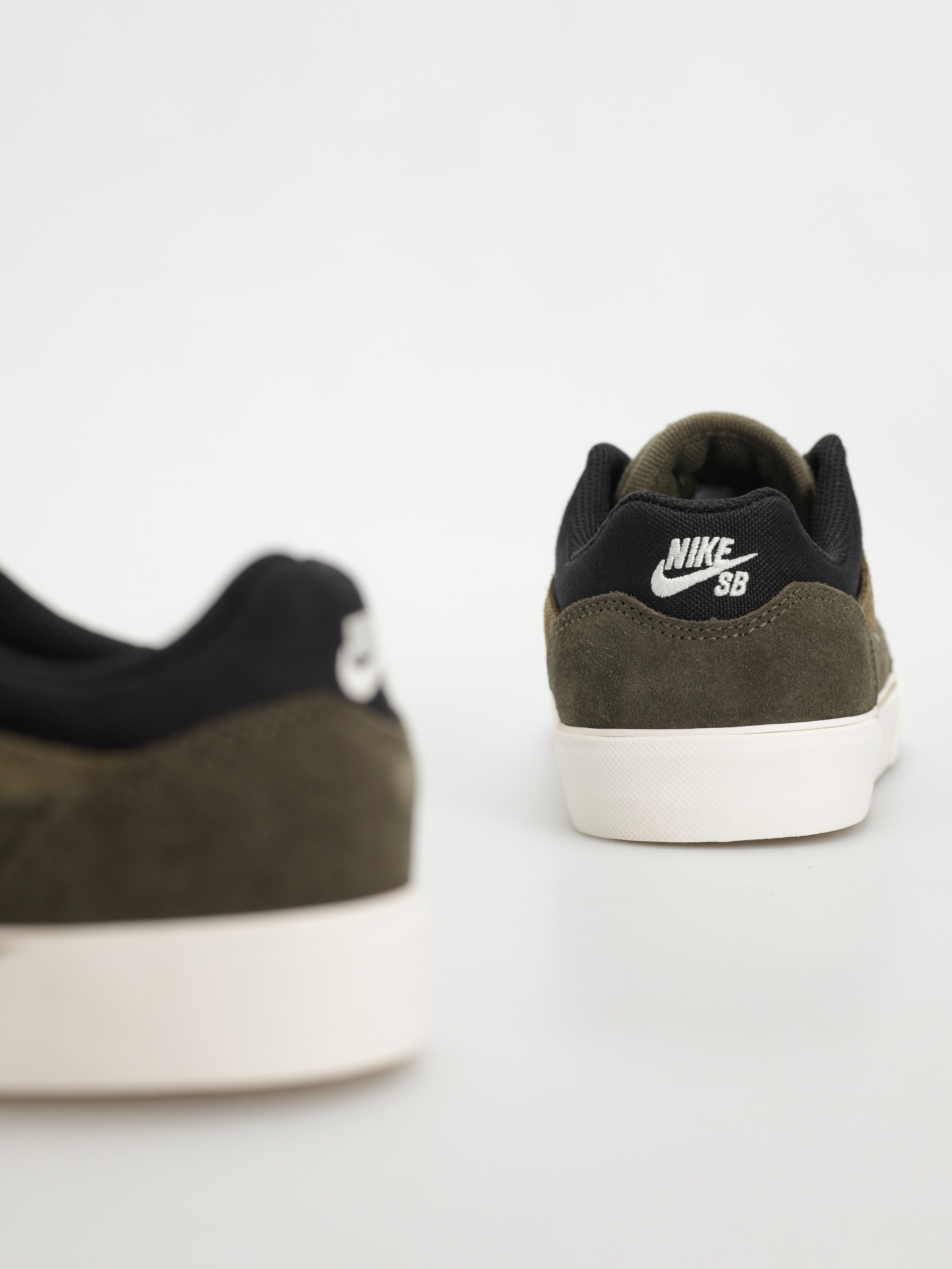 Nike SB Malor Schuhe (medium olive/sail cargo khaki black)