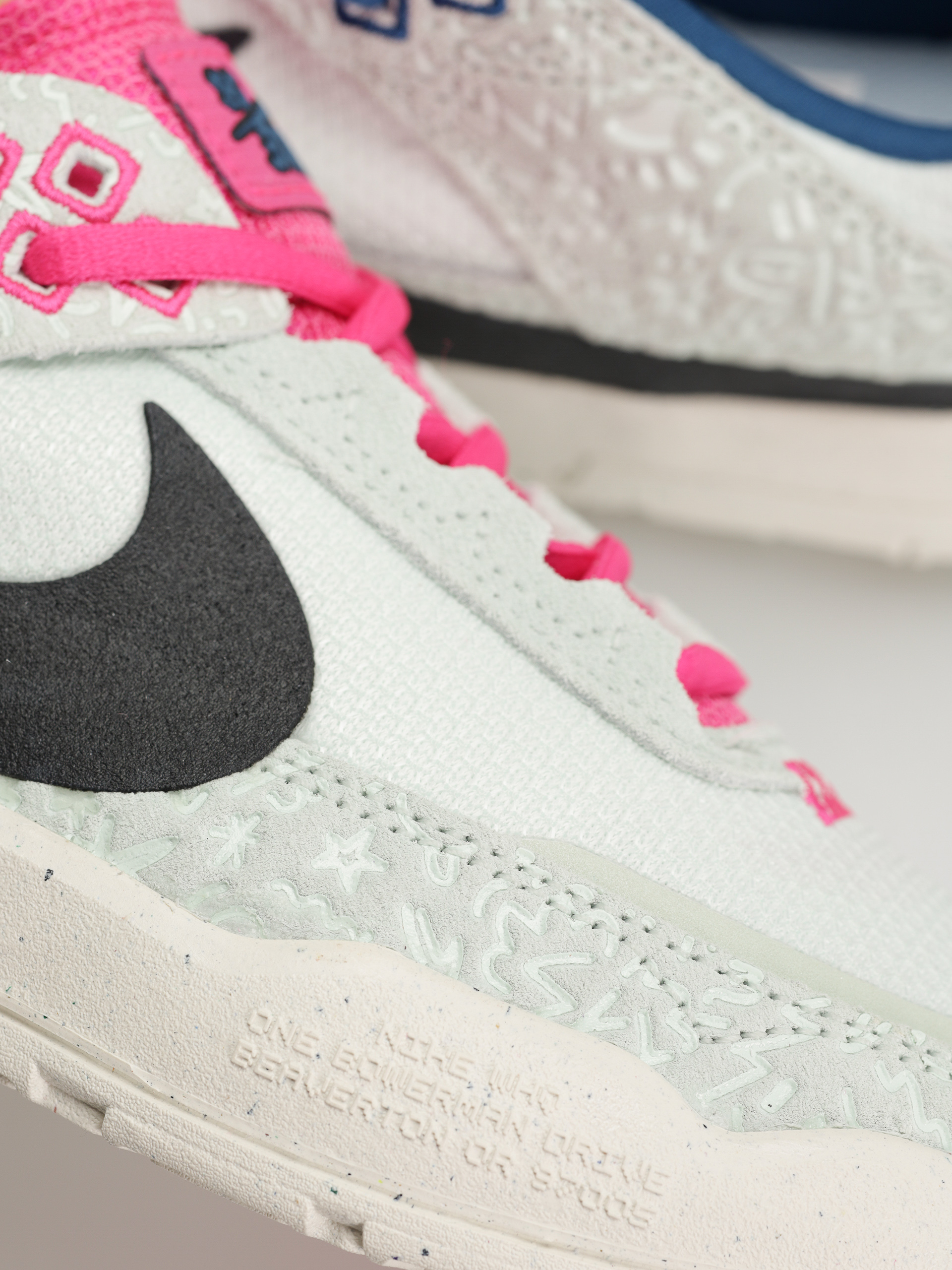 Nike SB Day One SE JR Shoes (sail/black barely green fierce pink)