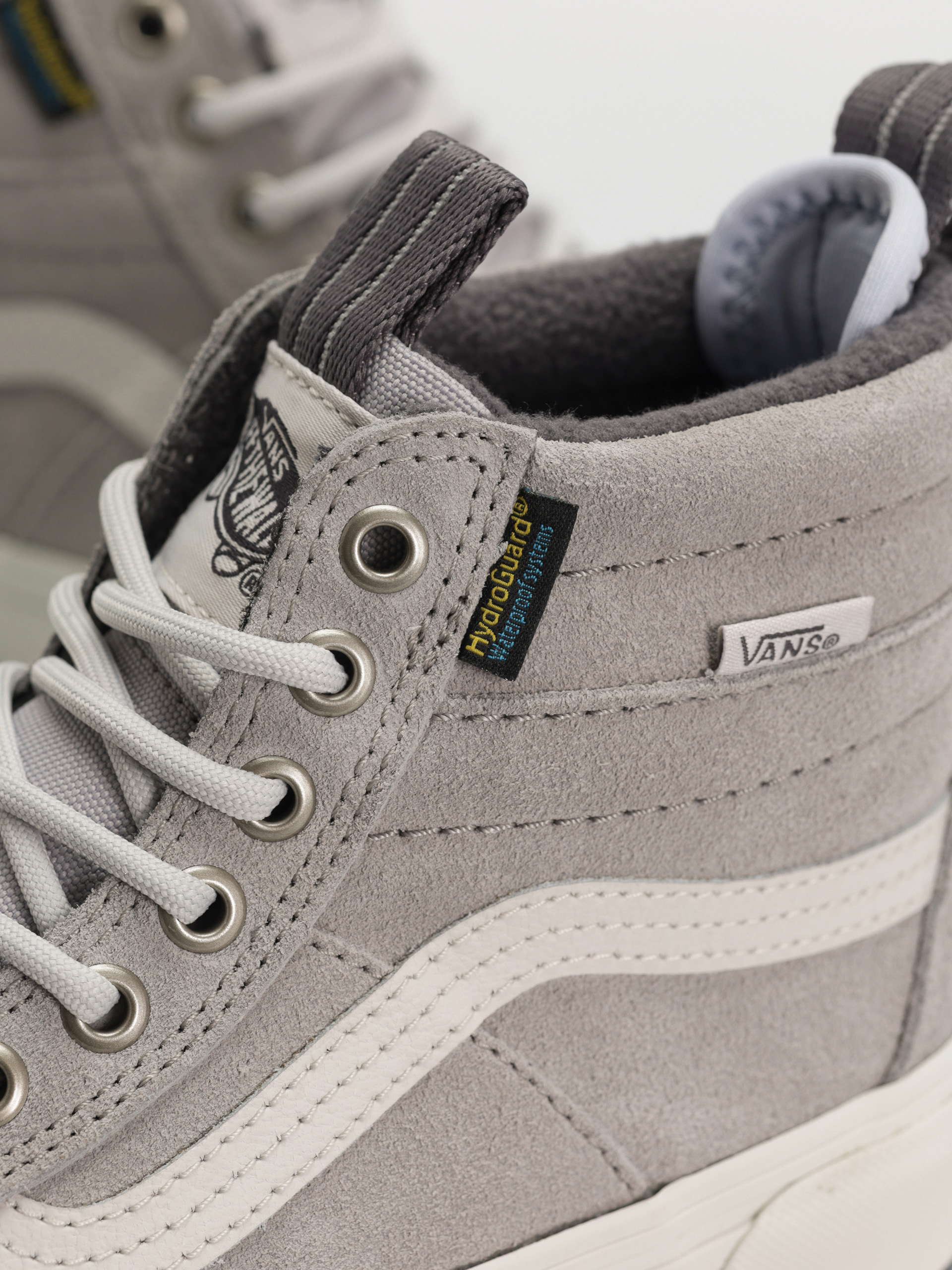 Vans Sk8 Hi Waterproof MTE Shoes (gray)