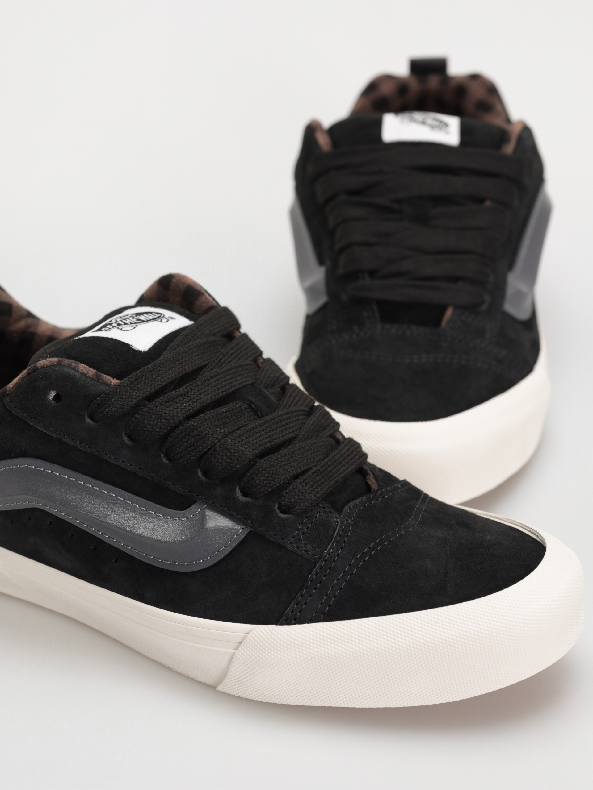 Vans Knu Skool Shoes (pig suede plaid gray/black)