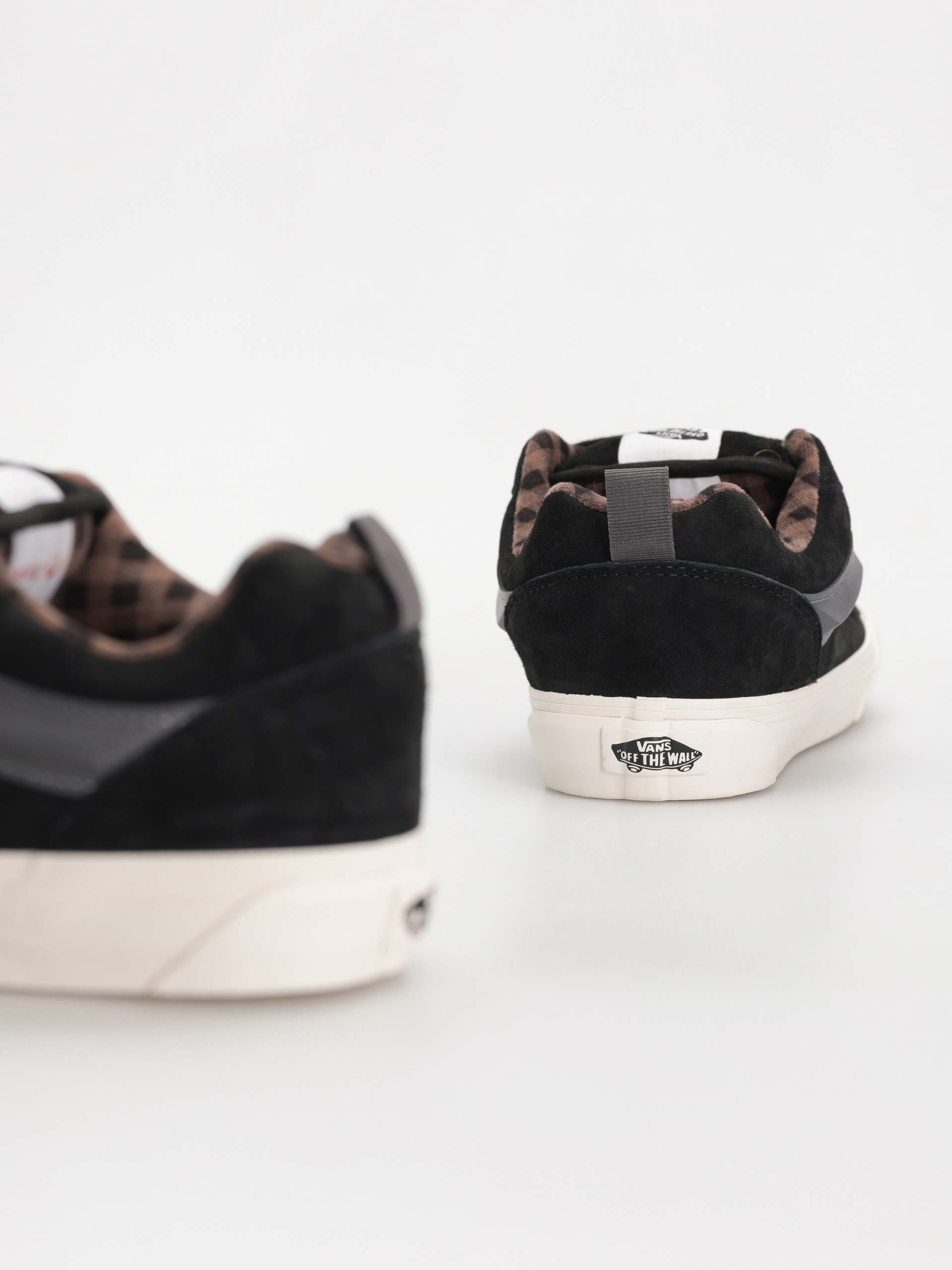 Vans Knu Skool Shoes (pig suede plaid gray/black)